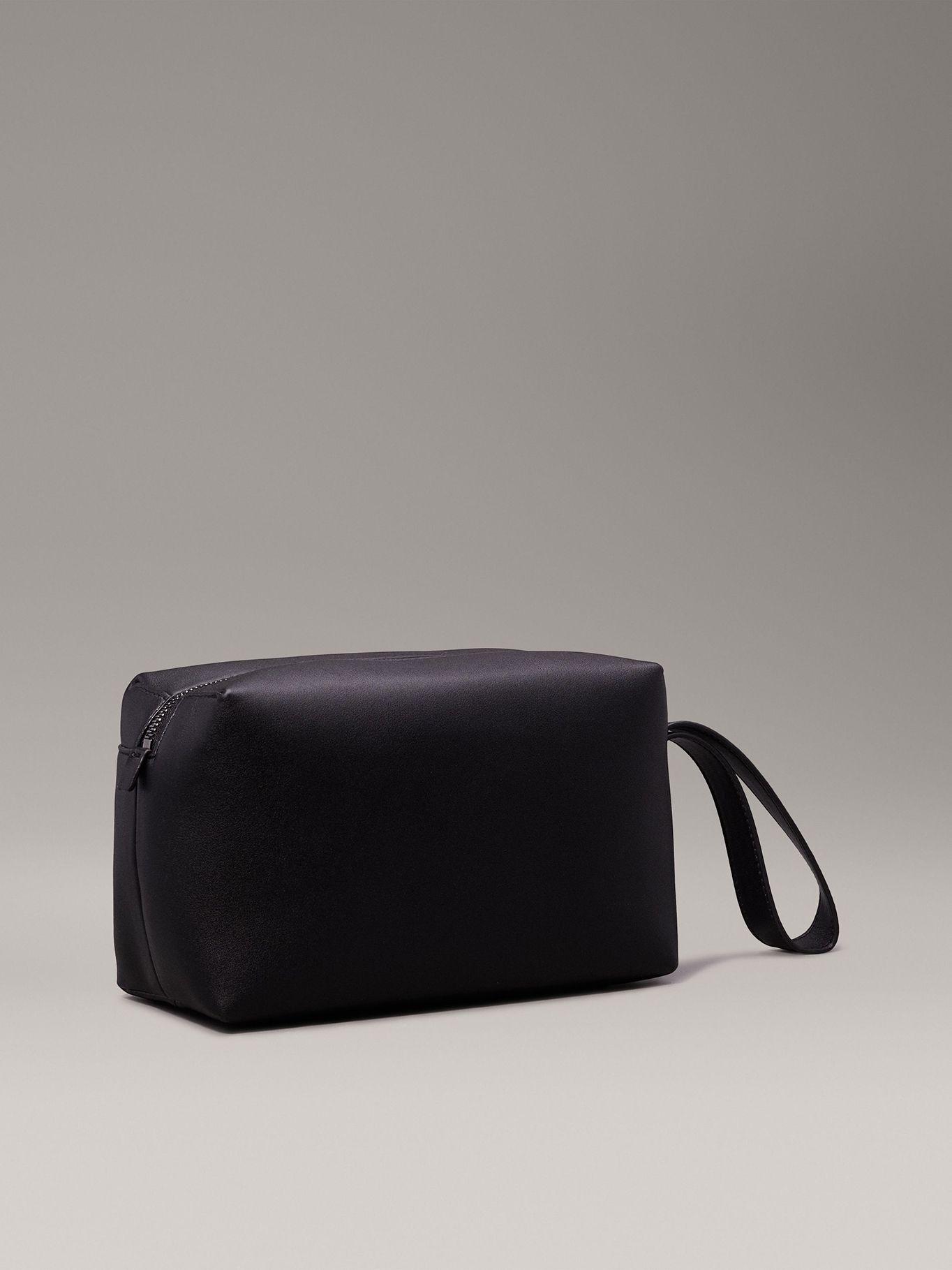 Neceser Essential Negro Calvin Klein-1