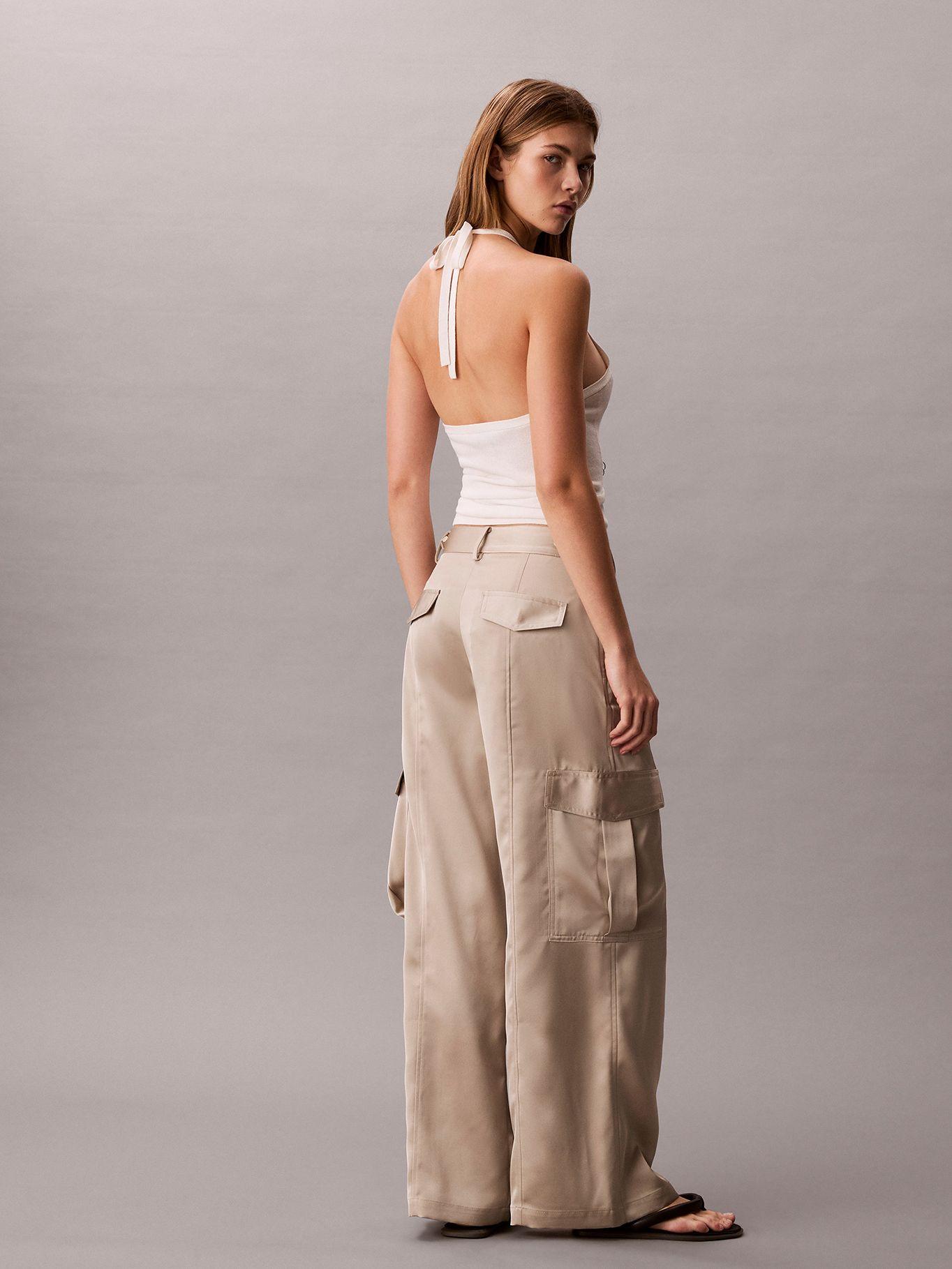 Pantalón Cargo de Satén Beige Calvin Klein-2