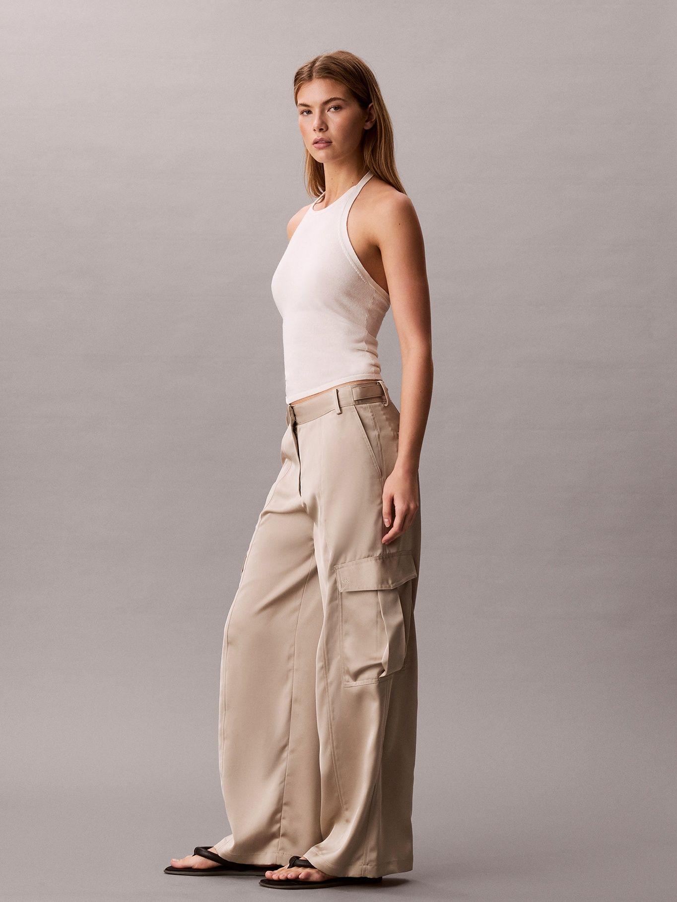 Pantalón Cargo de Satén Beige Calvin Klein-3