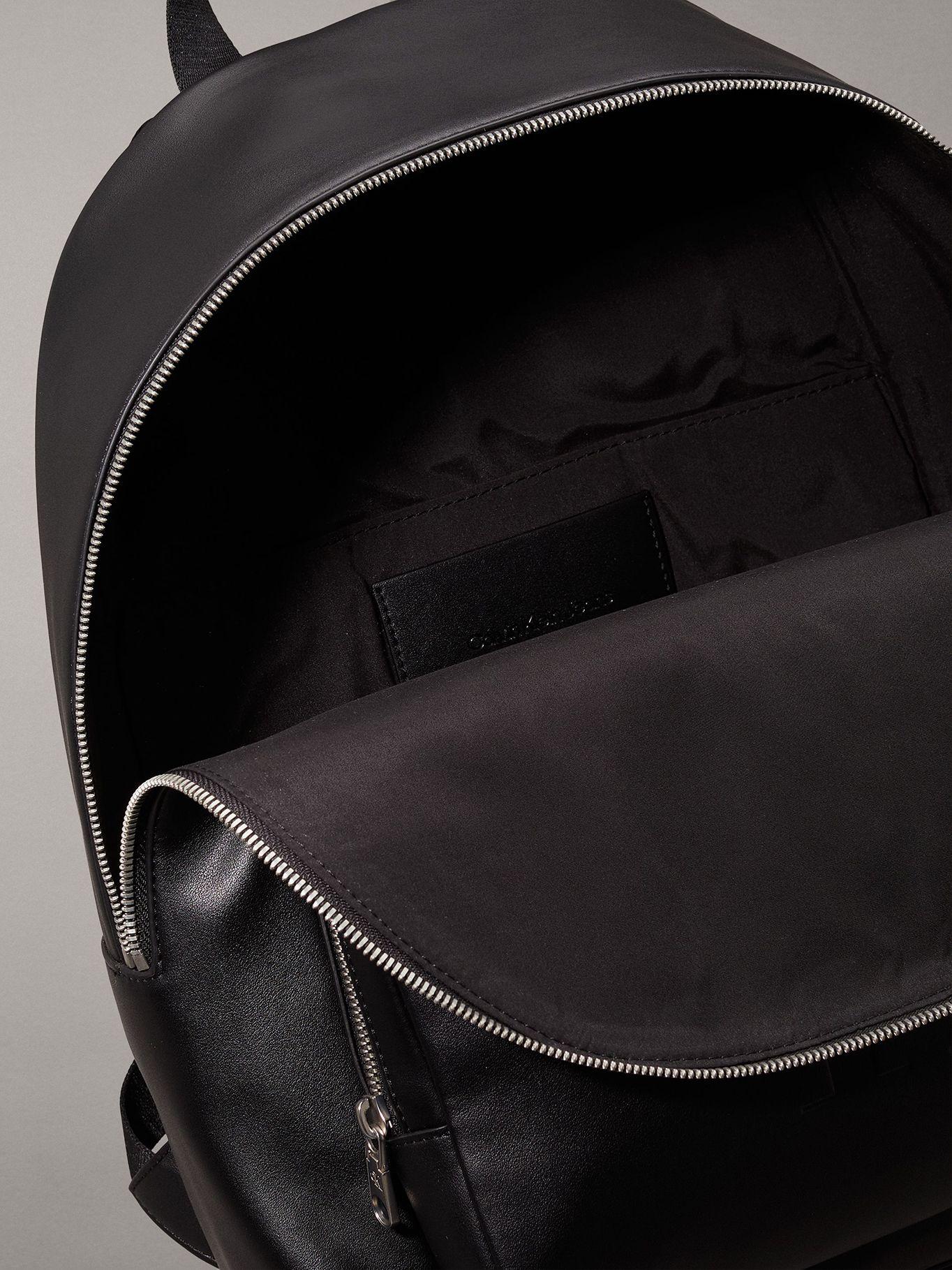 Mochilas Sculpted Campus Negro Calvin Klein-2