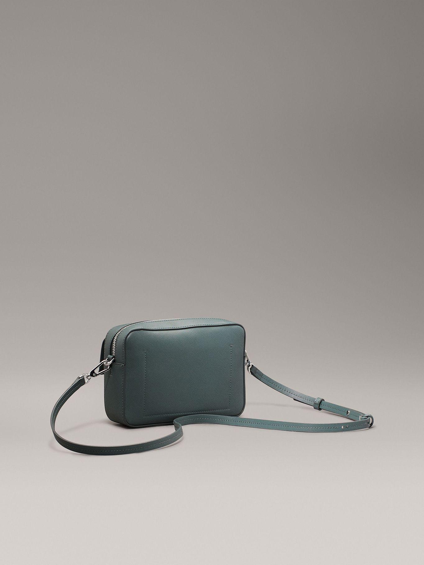 Bandolera CK Linear Saffiano Verde Calvin Klein-4