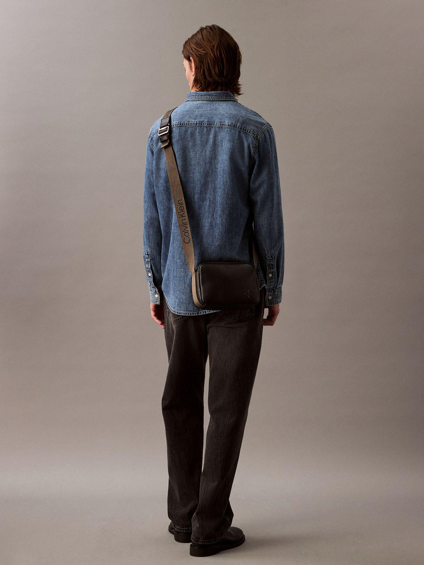 Bolso Cargo Camera Negro Calvin Klein-2