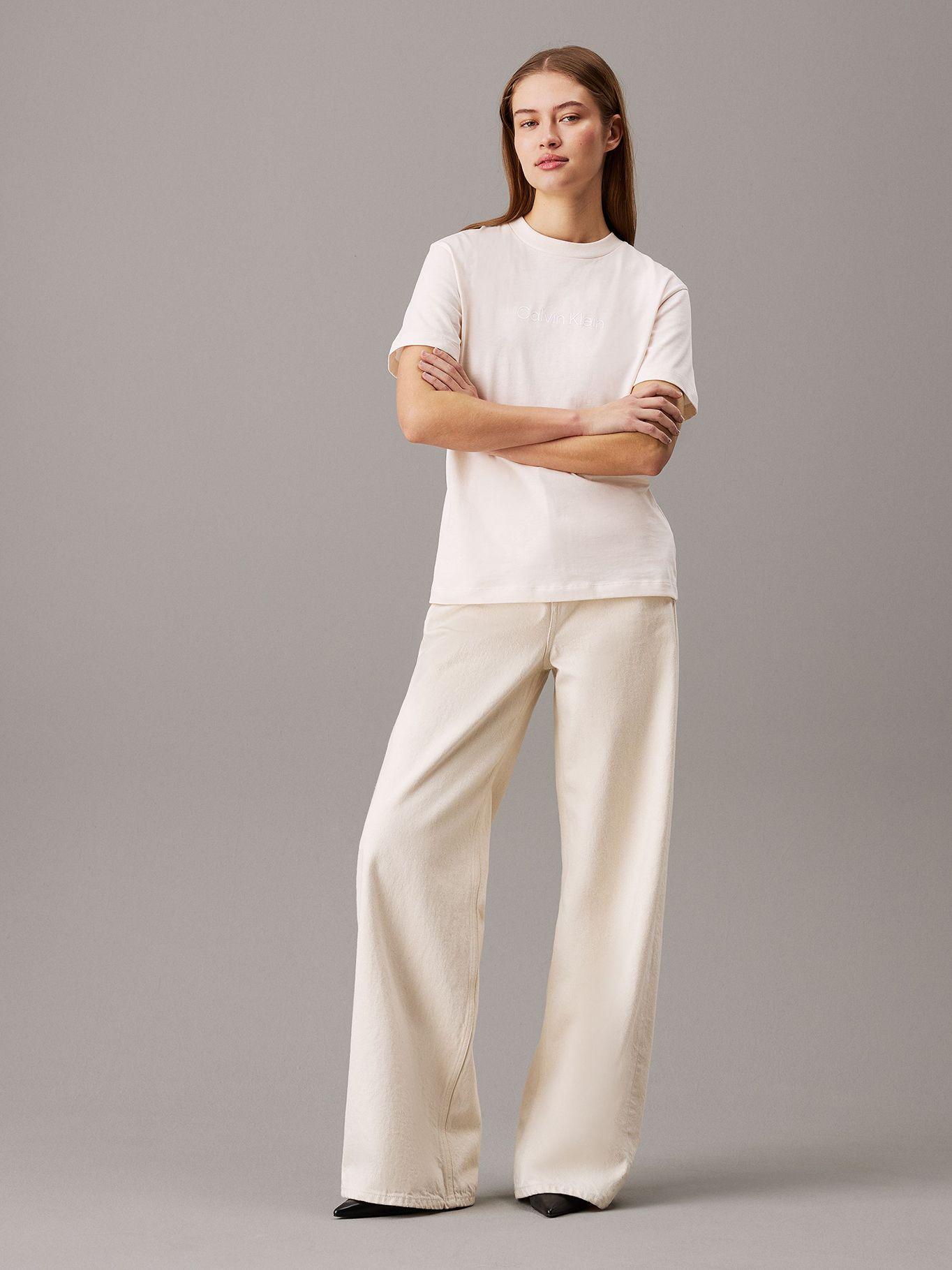 Polera Hero Logo Regular Beige Calvin Klein-1