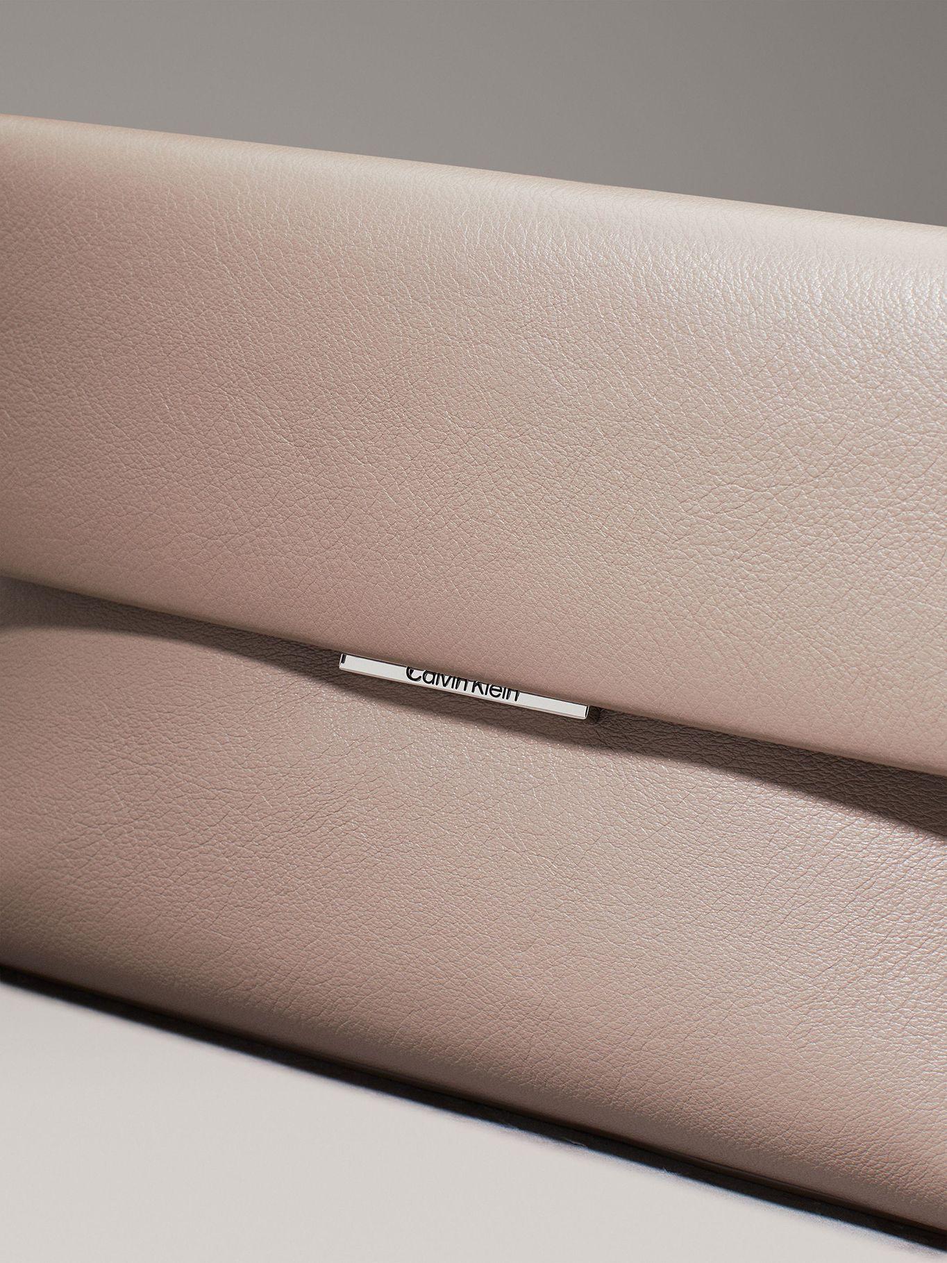 Cartera Linear Beige Calvin Klein-3
