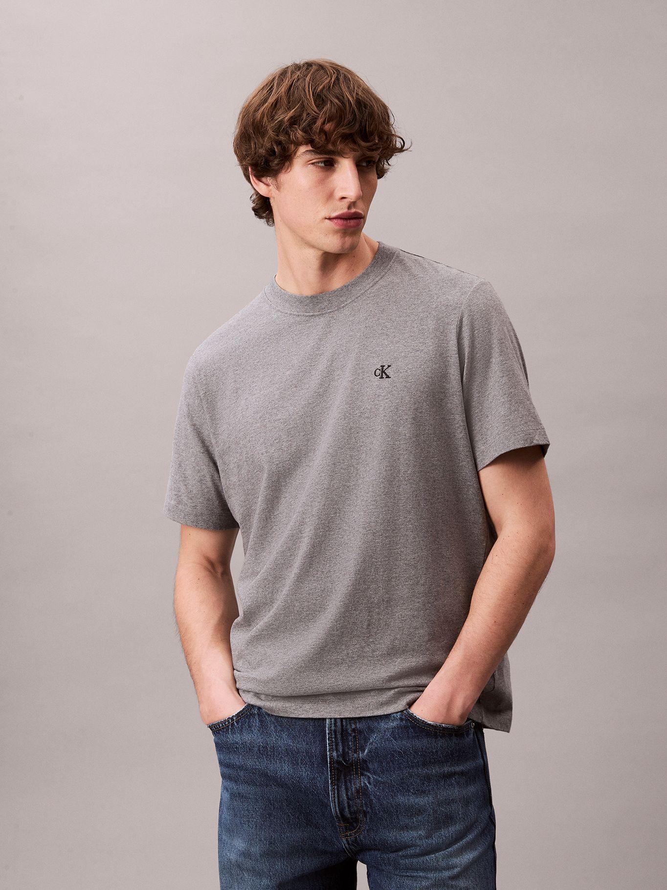 Polera Regular con Monograma Bordado Gris Calvin Klein-0