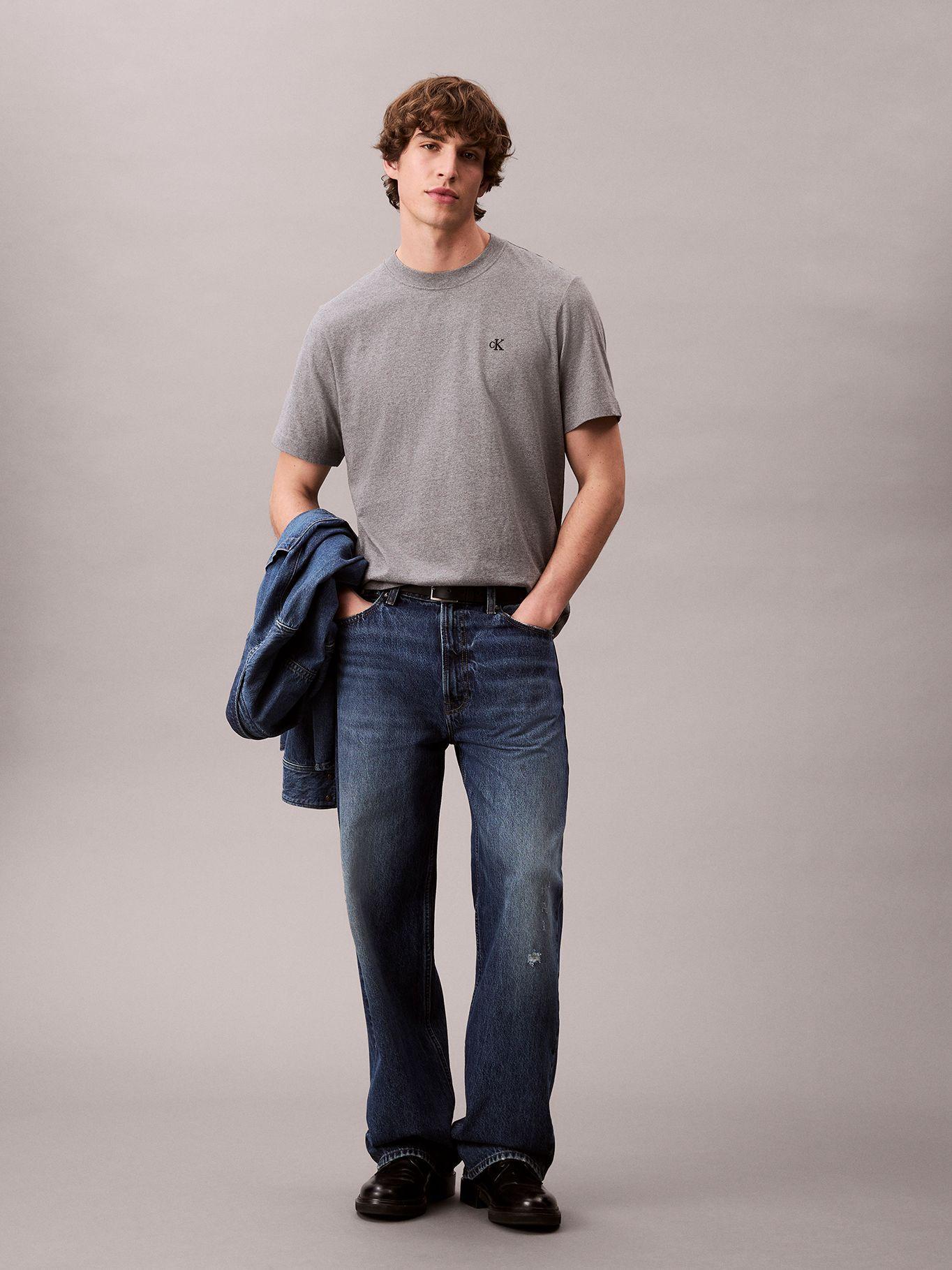 Polera Regular con Monograma Bordado Gris Calvin Klein-1