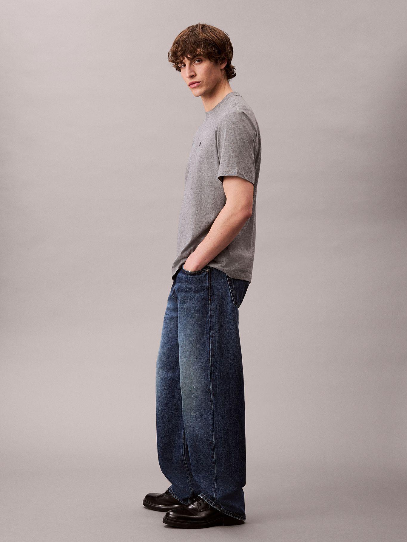 Polera Regular con Monograma Bordado Gris Calvin Klein-3