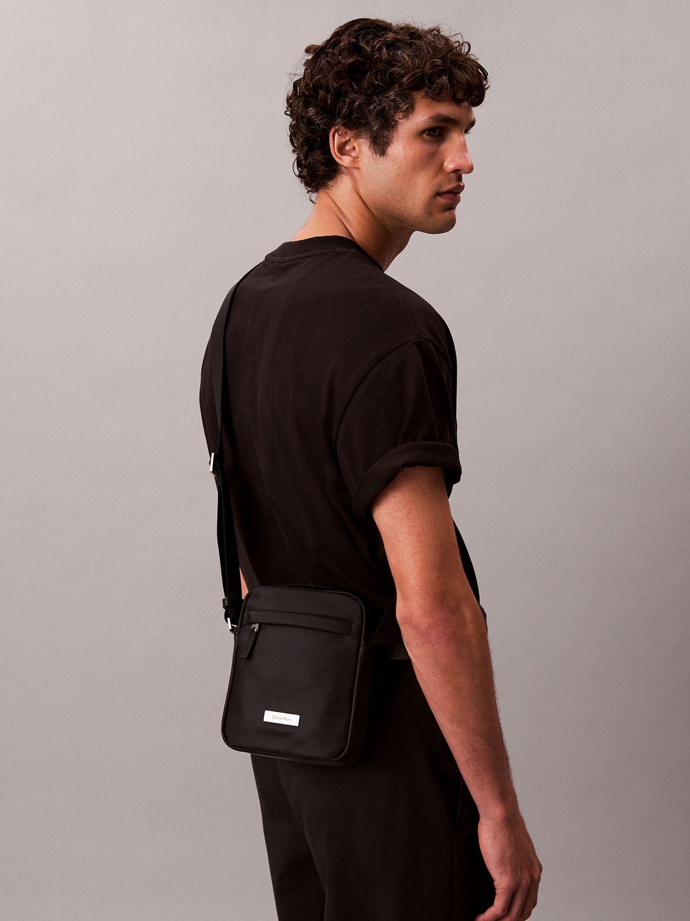 Bolso Reporter de Nailon Mate Negro Calvin Klein-4