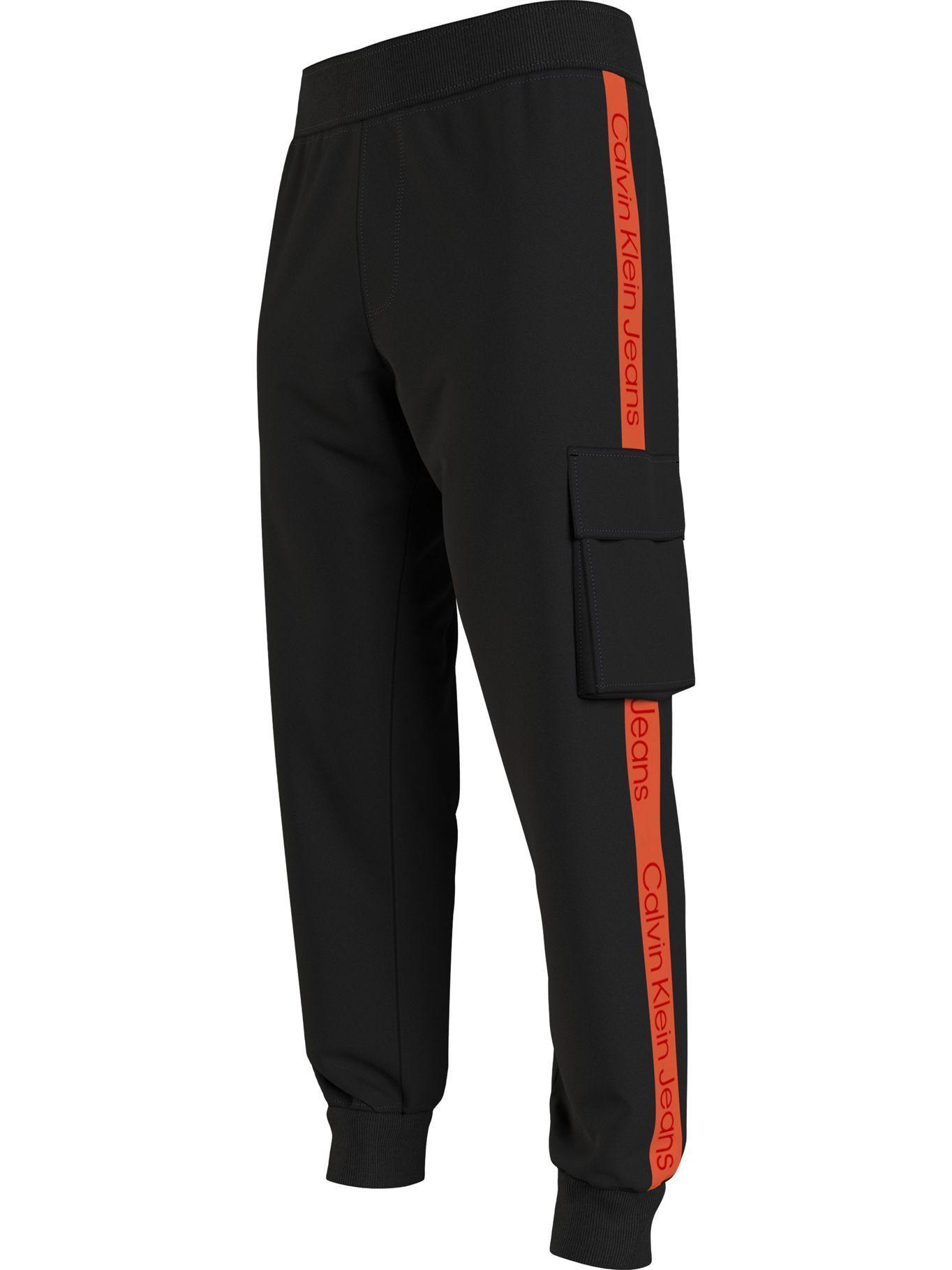 Joggers Logo Tape Cargo Negro BEH Calvin Klein-2
