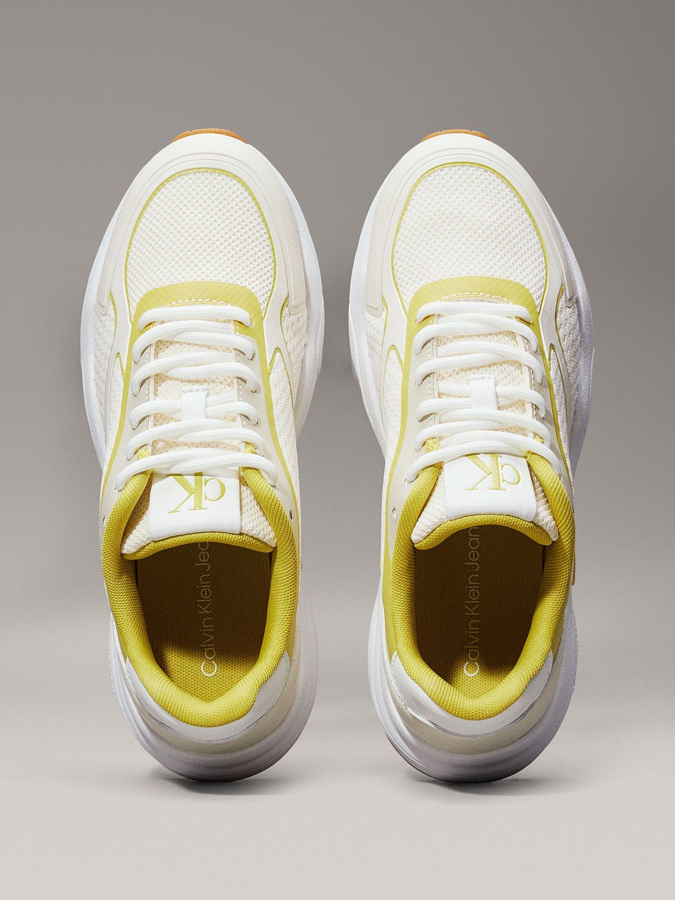 Zapatillas Retro de Malla Crema Calvin Klein-2