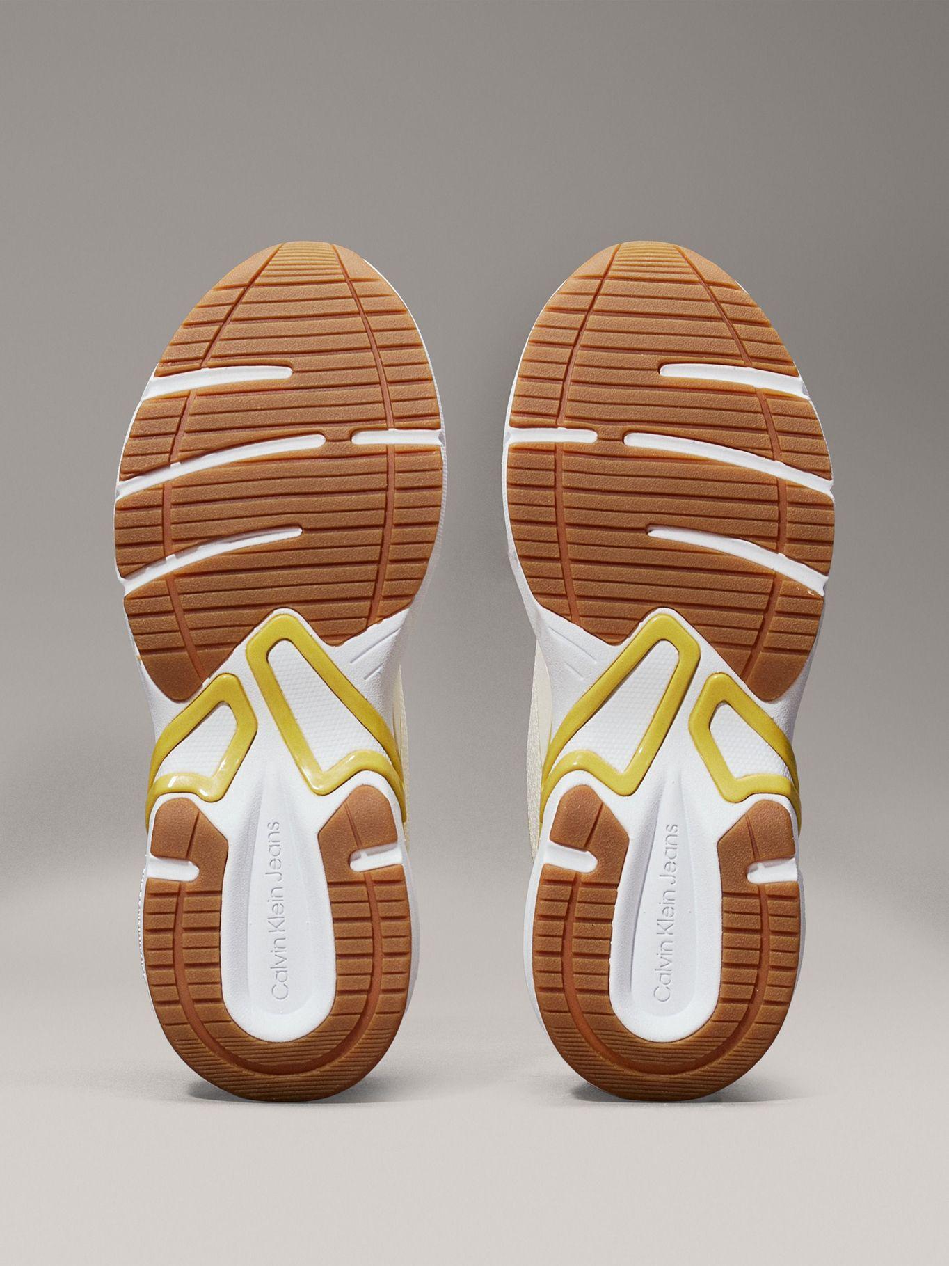 Zapatillas Retro de Malla Crema Calvin Klein-3