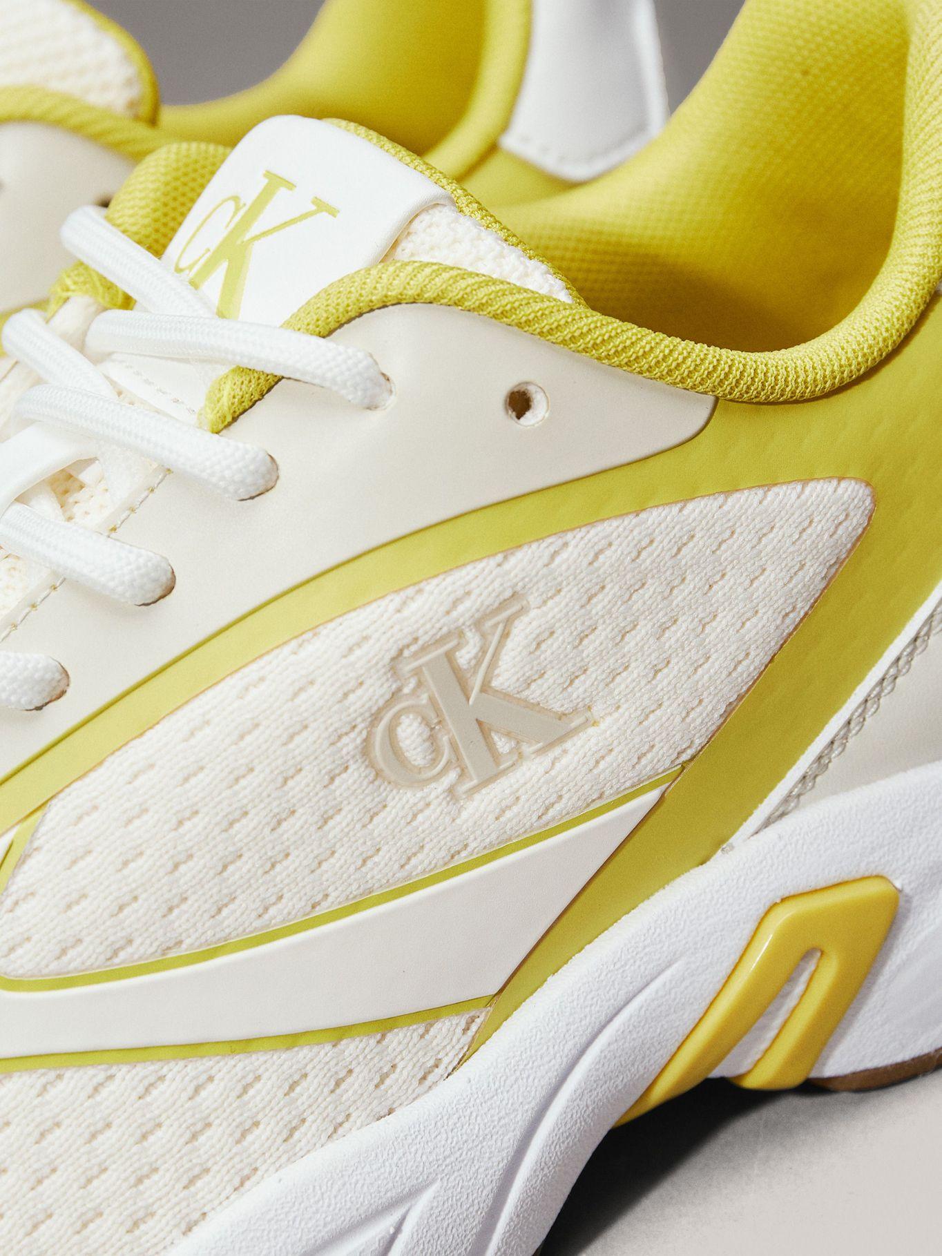 Zapatillas Retro de Malla Crema Calvin Klein-6