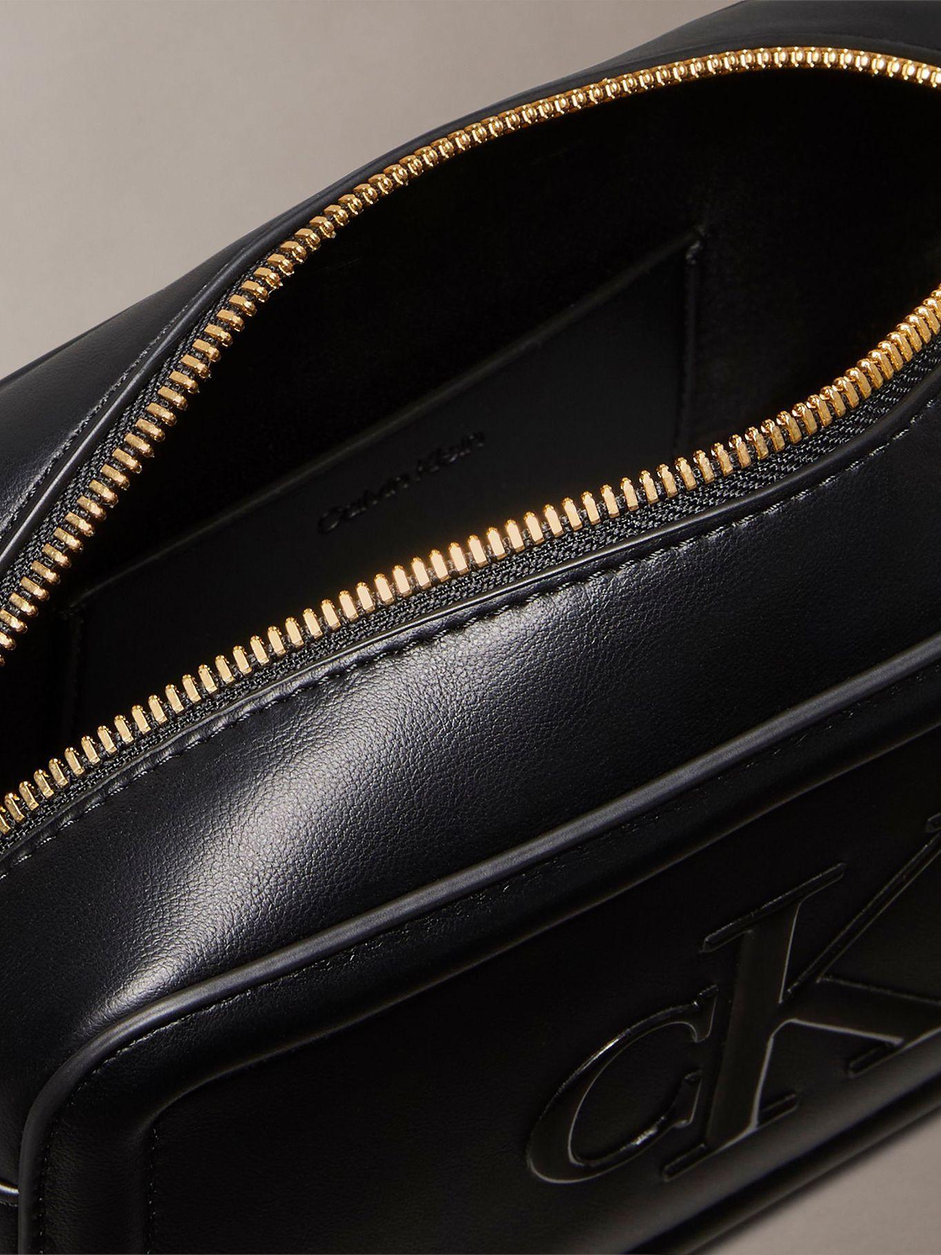 Bandolera Con Logo Monograma Grabado Negro Calvin Klein-3