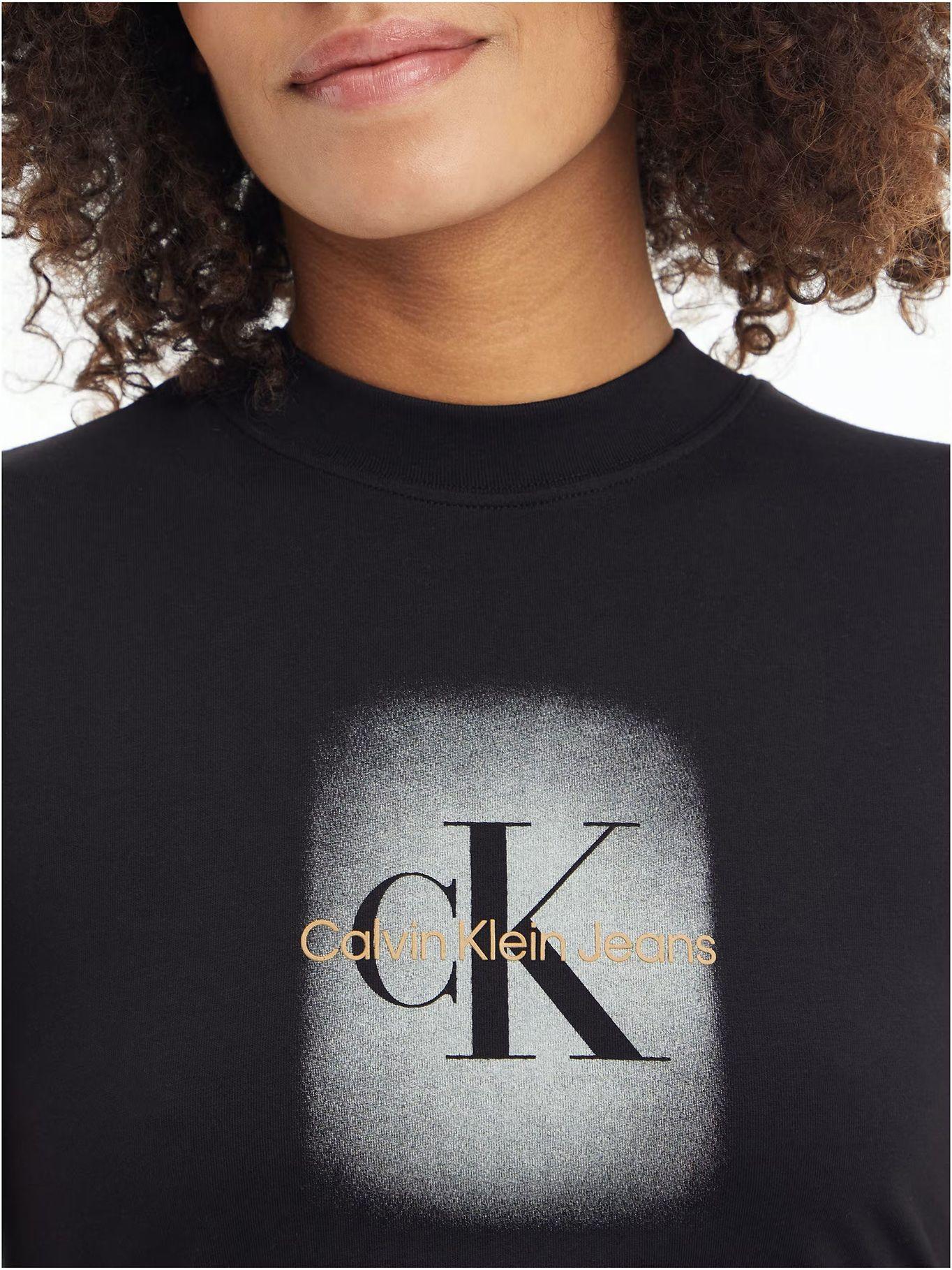 Polera Spray Monologo Negro Calvin Klein-2