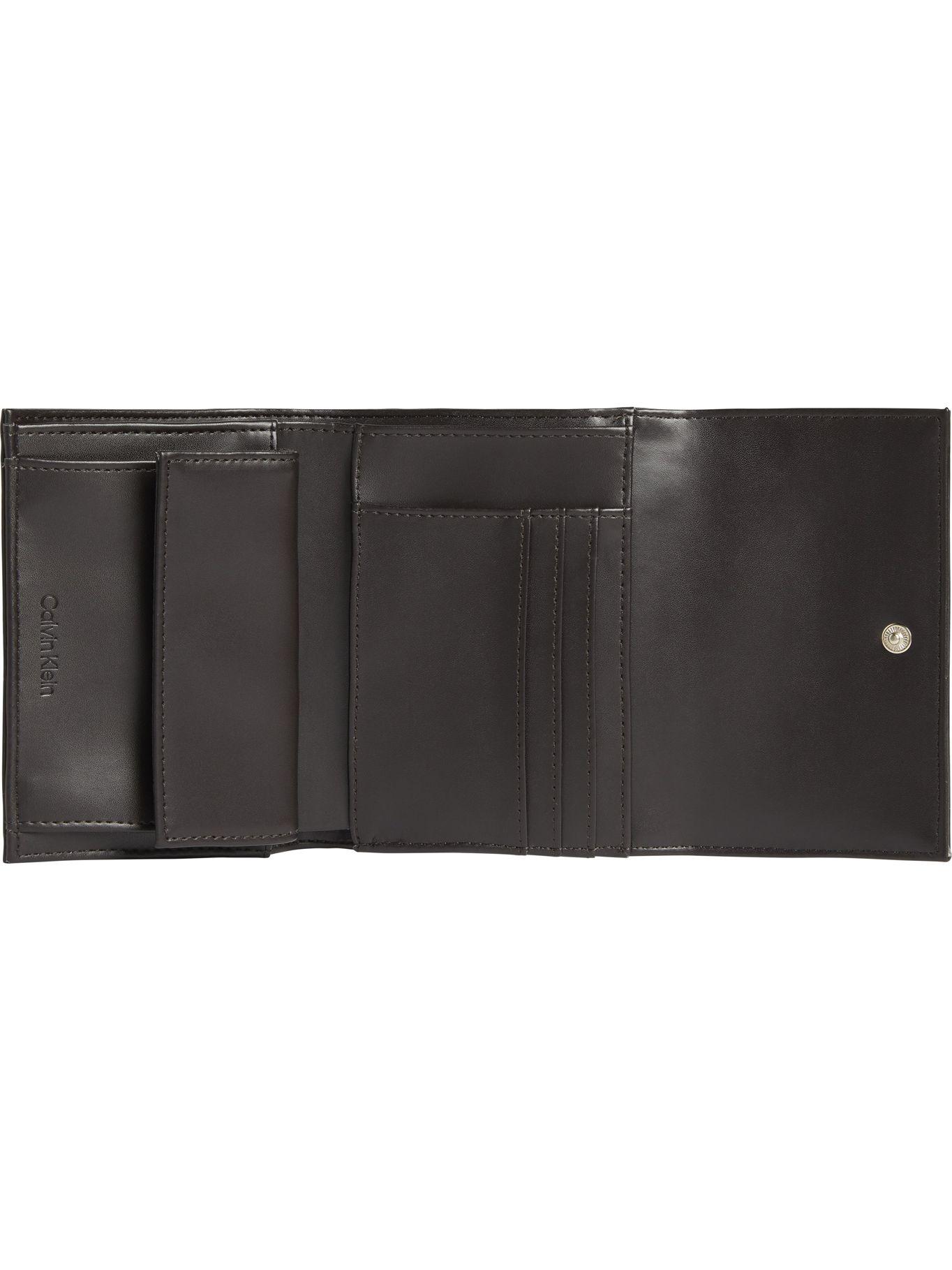 Billetera Re-Lock Trifold Café Calvin Klein-1