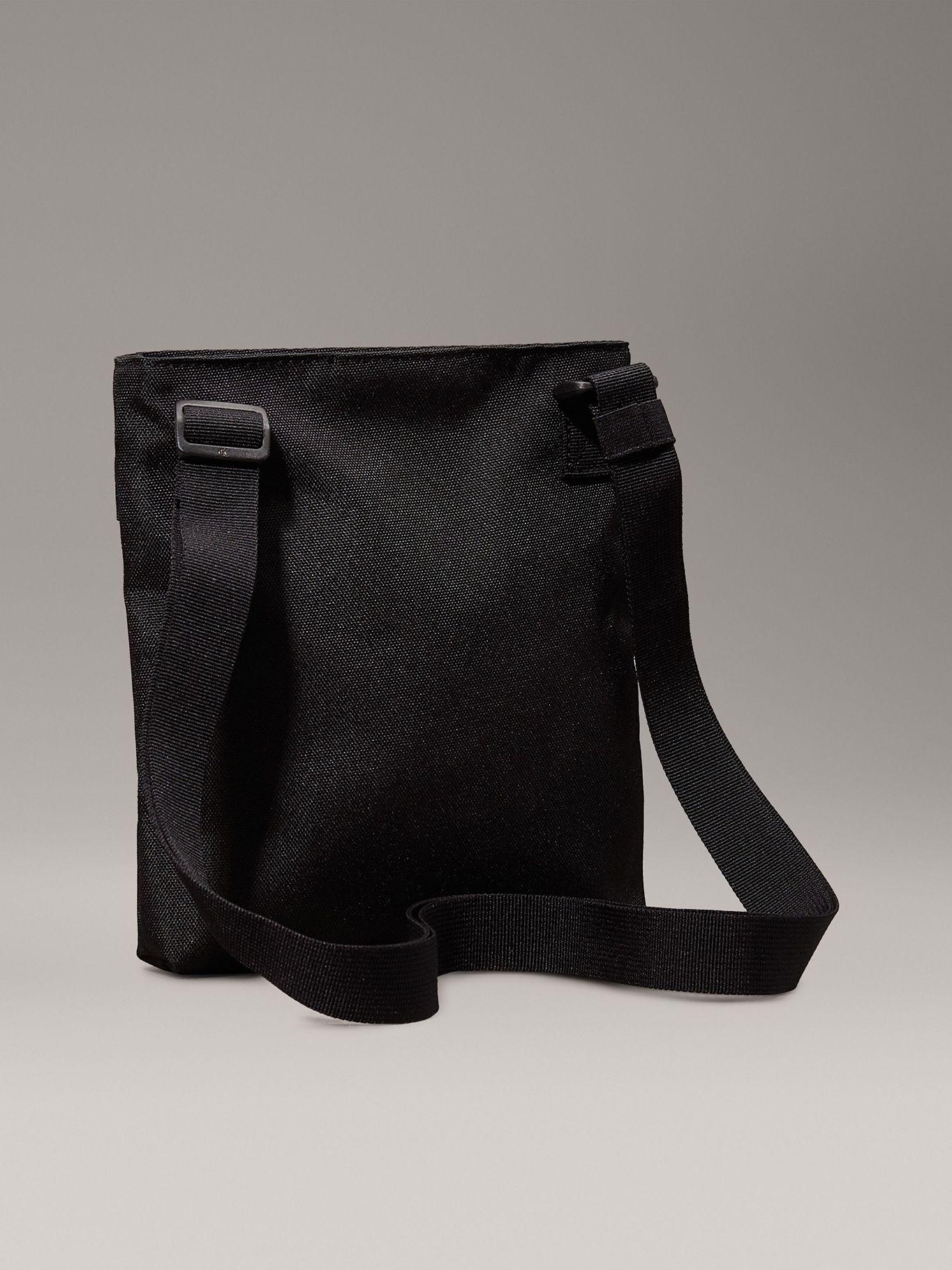 Bolso Reporter Sport Essential Negro Calvin Klein-4