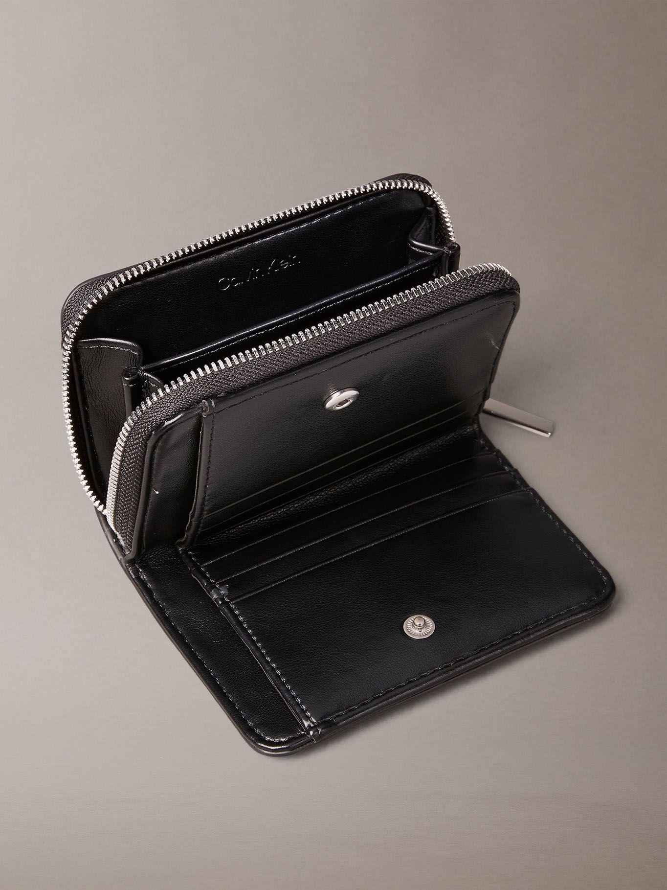 Billetera Acolchada Alrededor- Negro Calvin Klein-2