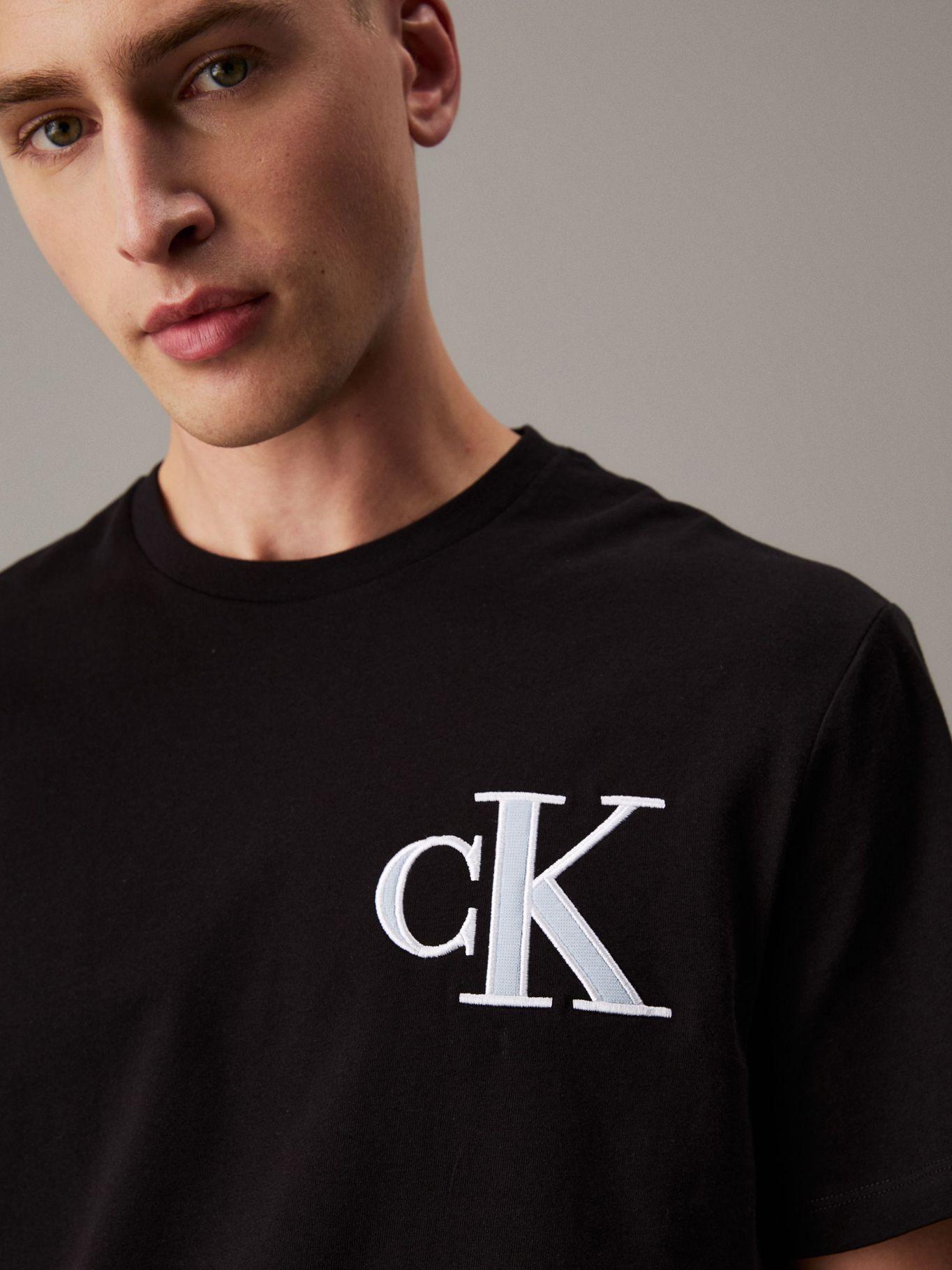 Polera 20S Varsity Negro Calvin Klein-3