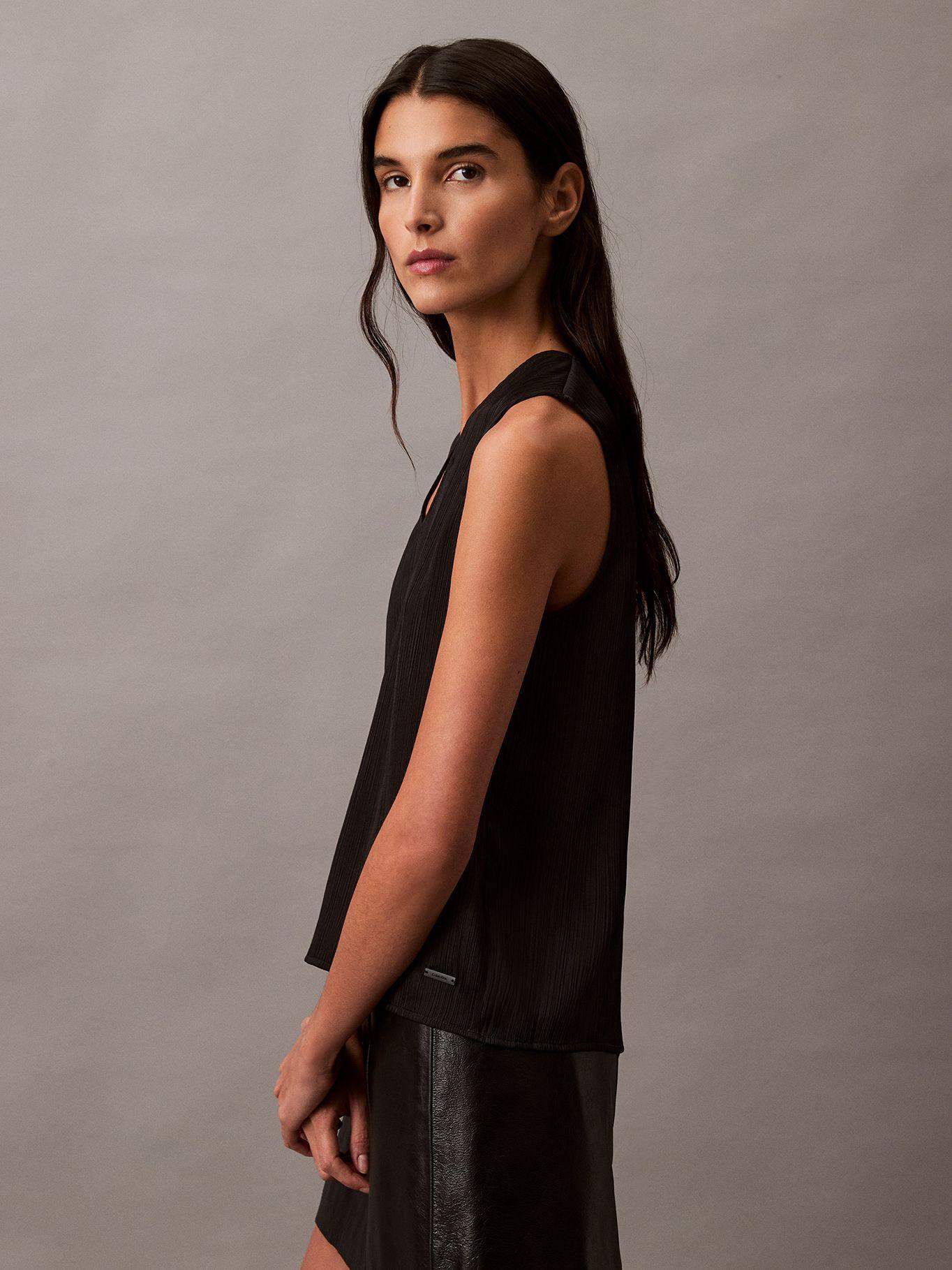 Blusa Plisse V-Neck Negro Calvin Klein-5