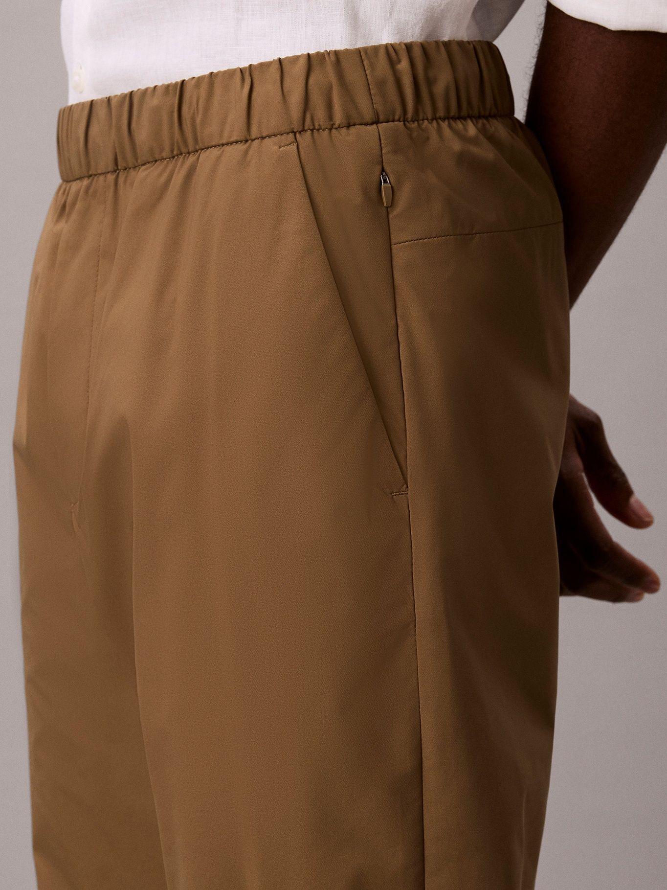 Pantalón Slim Tech Pull-On Cafe Calvin Klein-4