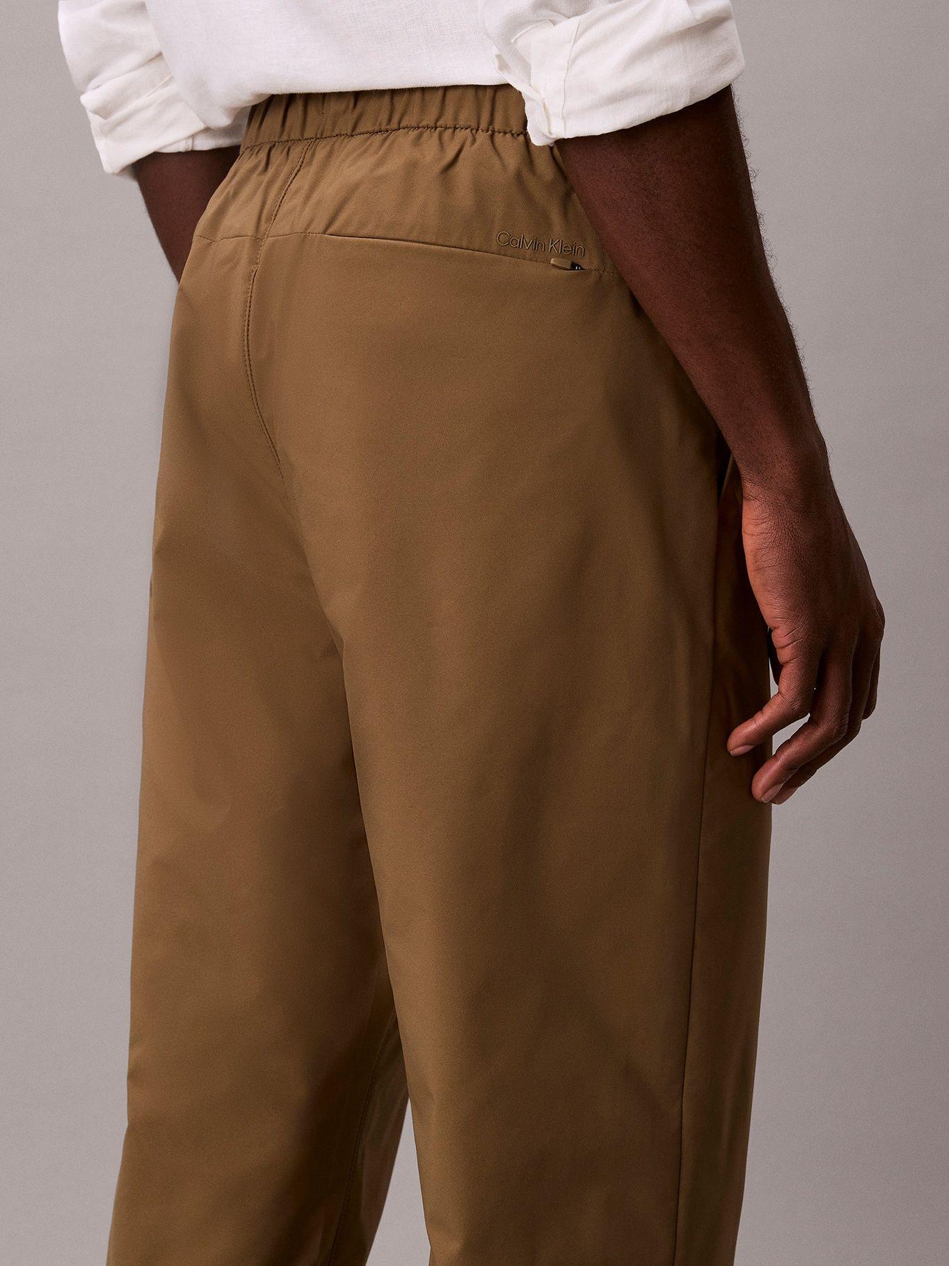 Pantalón Slim Tech Pull-On Cafe Calvin Klein-5
