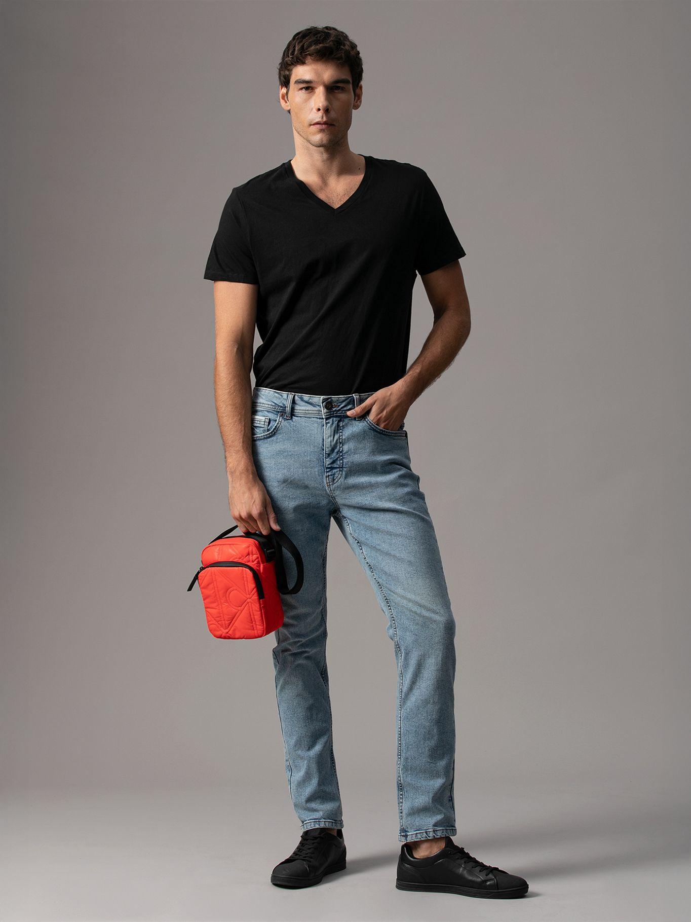 Bolso Reporter Acolchado Monograma Rojo Calvin Klein-1