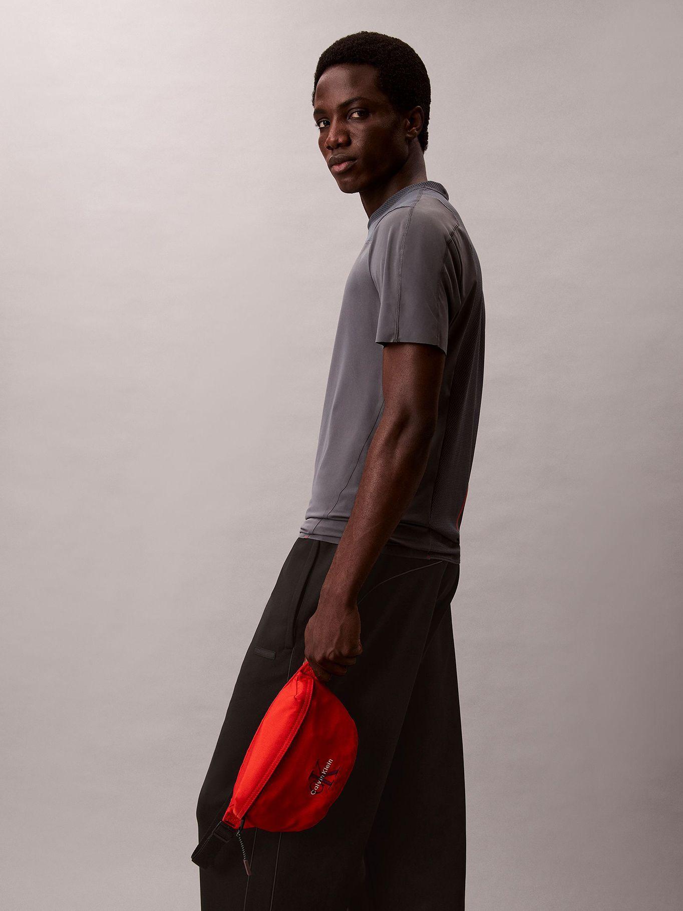 Banano Bold con Monograma Rojo Calvin Klein-4