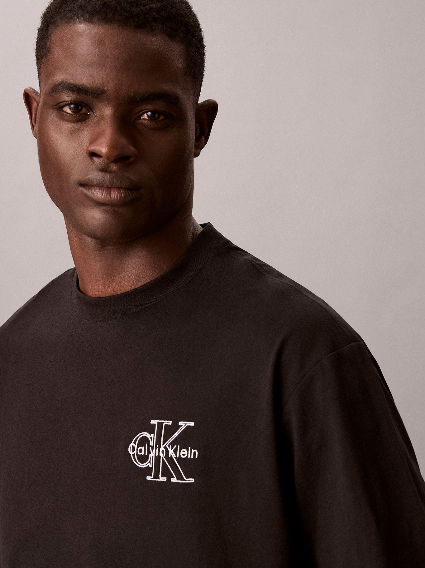 Polera con Monologo Bordado Negro Calvin Klein-4