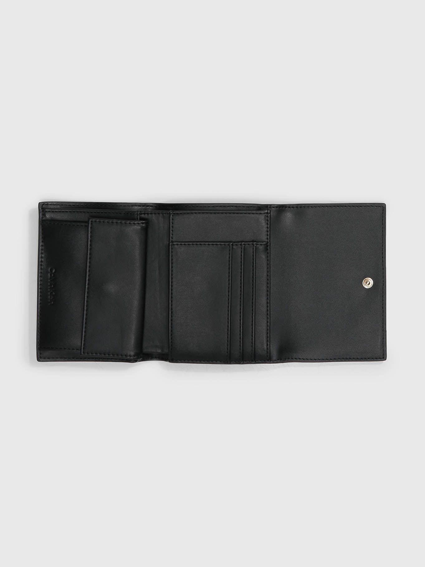 Cartera reciclada de plegado triple Negro Calvin Klein-2