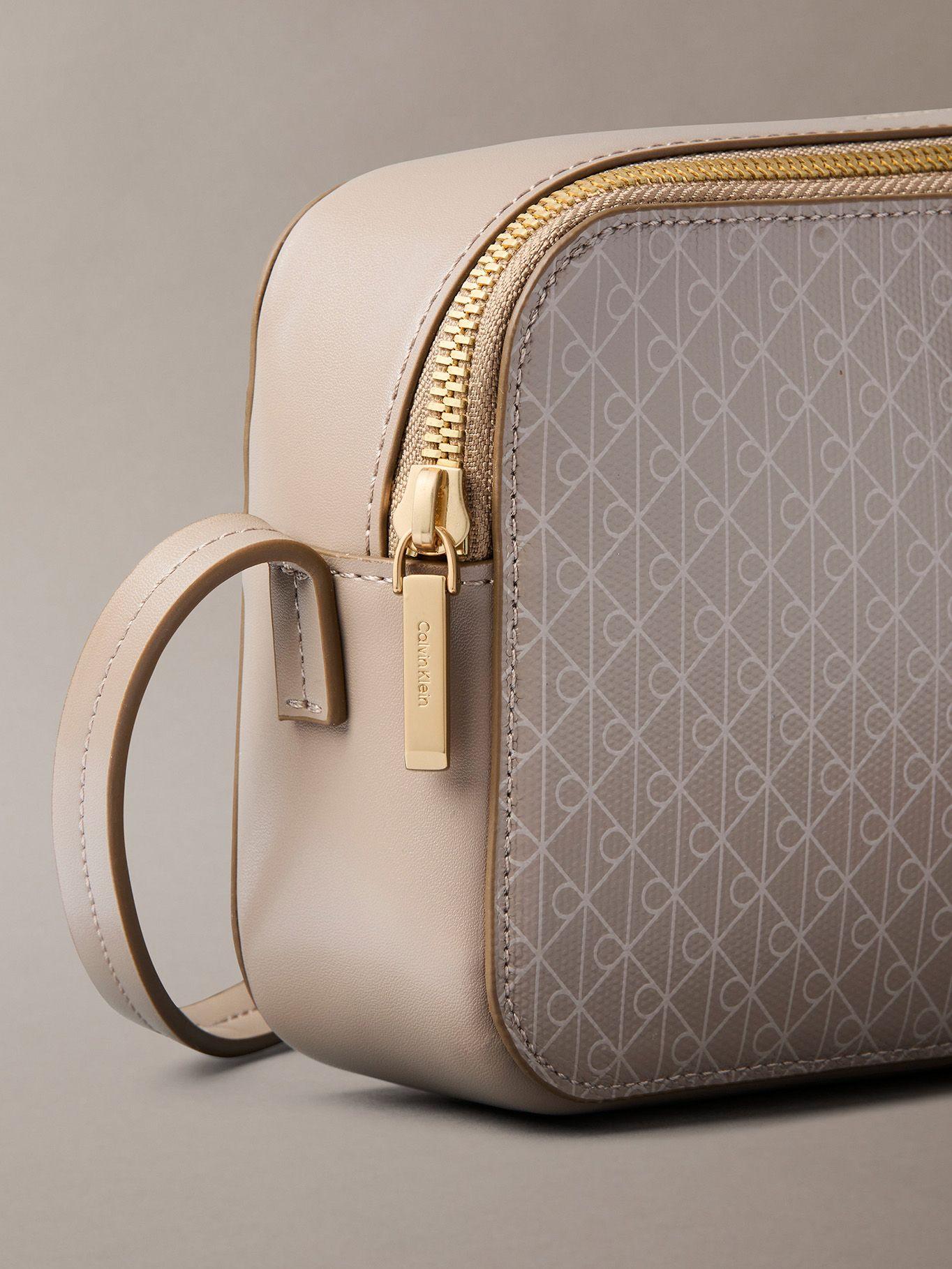 Cartera Cruzada con Estampado Beige Calvin Klein-3
