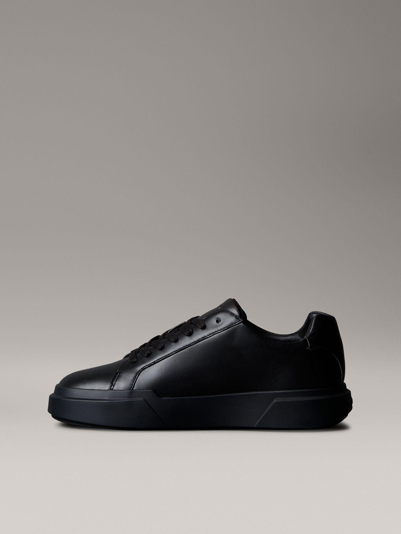 Zapatilla y Logo Distintivo Negro Calvin Klein Hombre-5