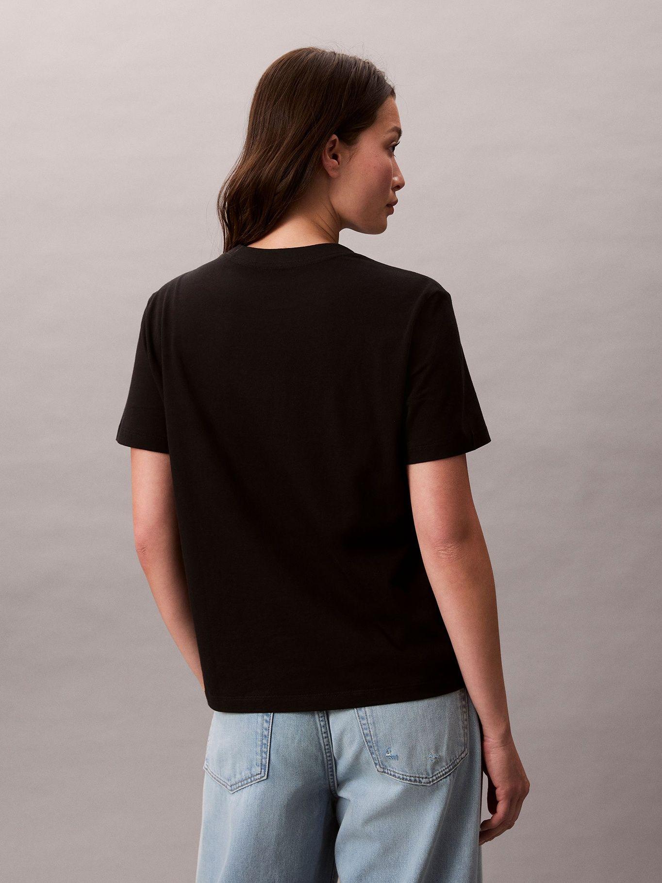 Polera Classic Monogram Hero Negro Calvin Klein-2