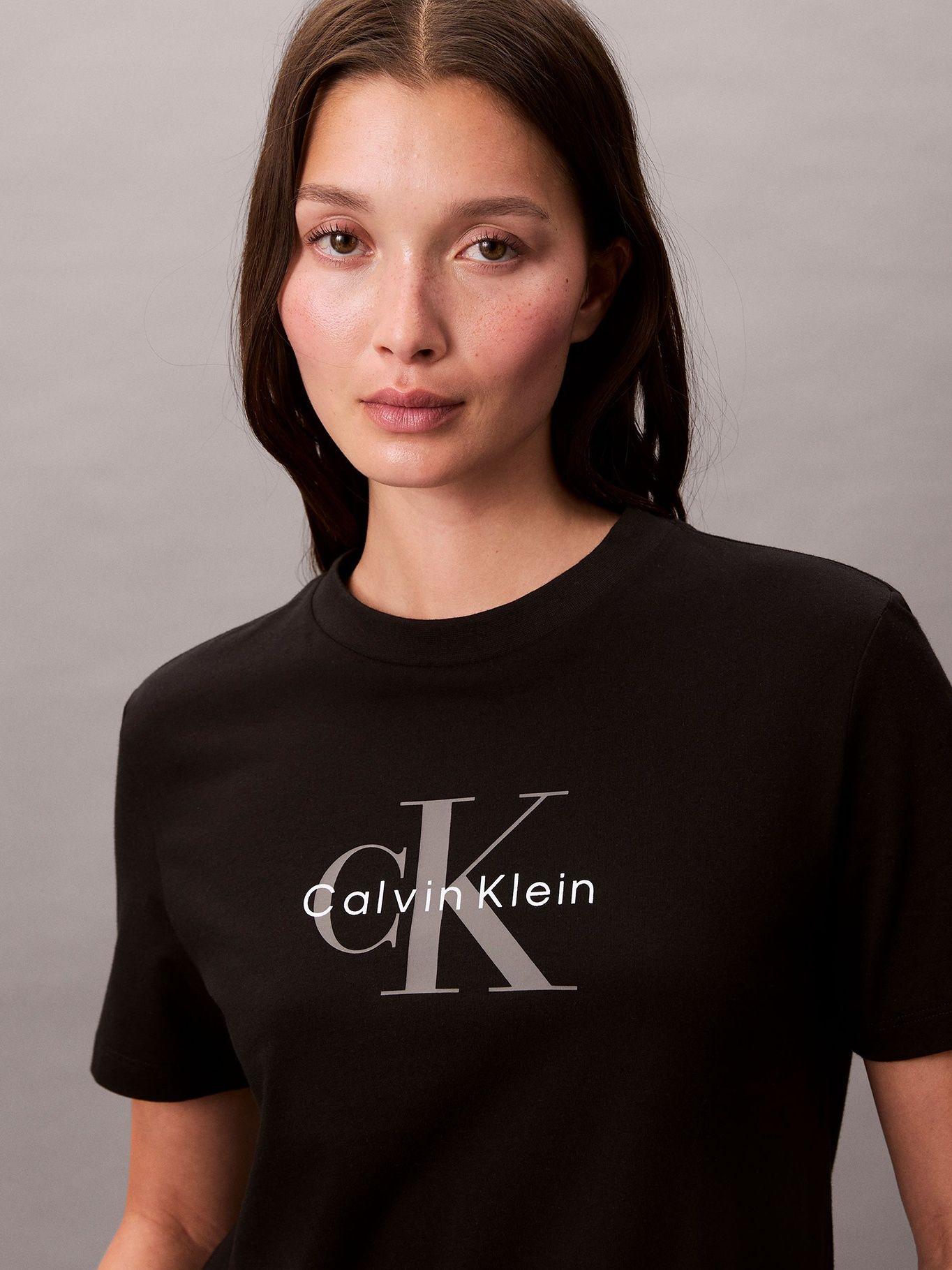Polera Classic Monogram Hero Negro Calvin Klein-4