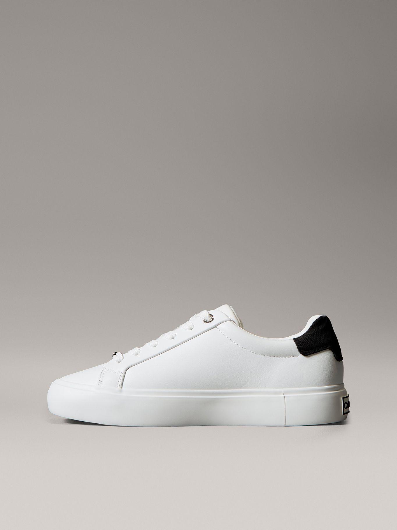 Zapatilla con Logo Grabado Blanco Calvin Klein Mujer-5