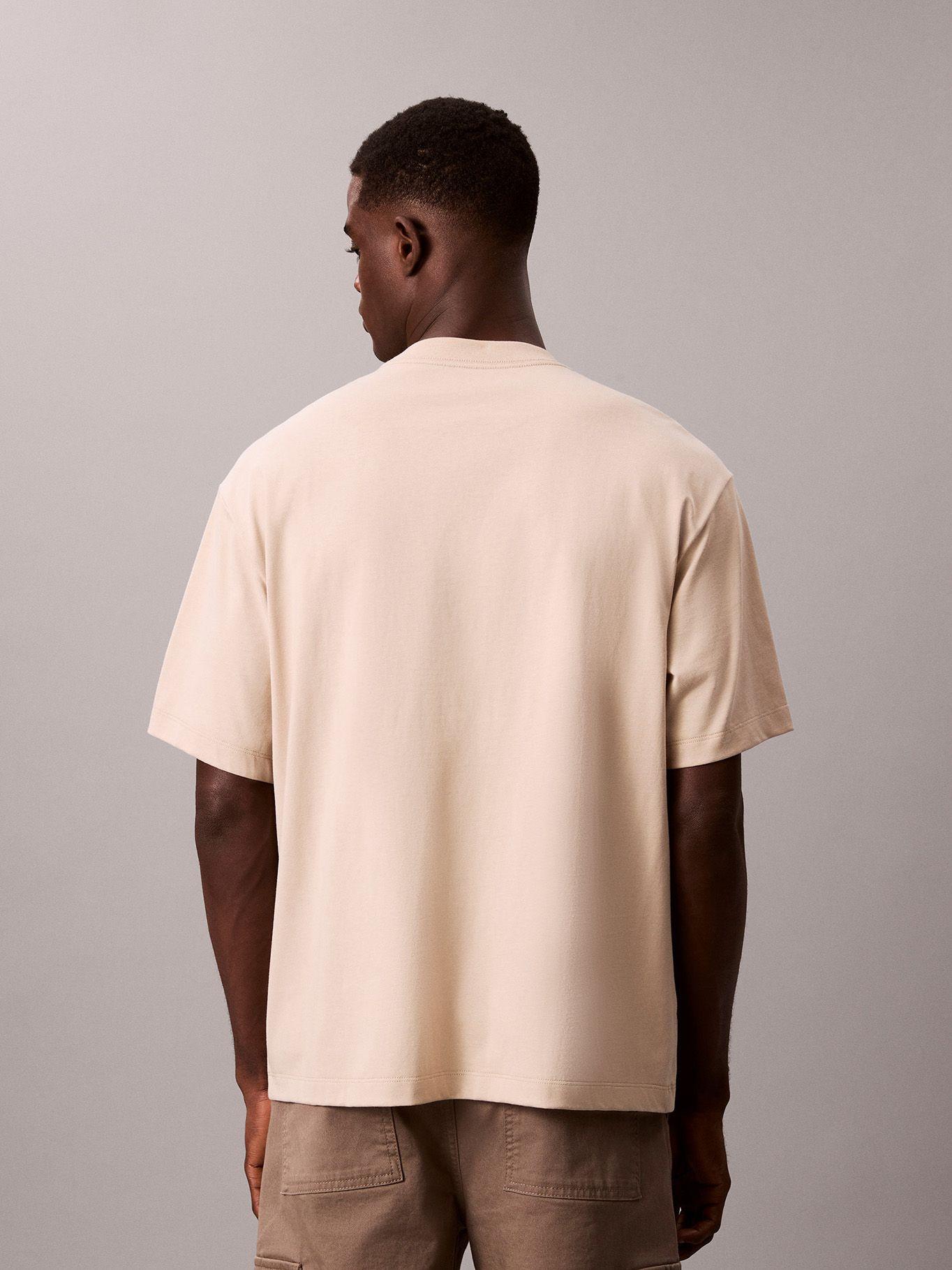 Polera Relaxed Logotipo en Relieve Beige Calvin Klein-2