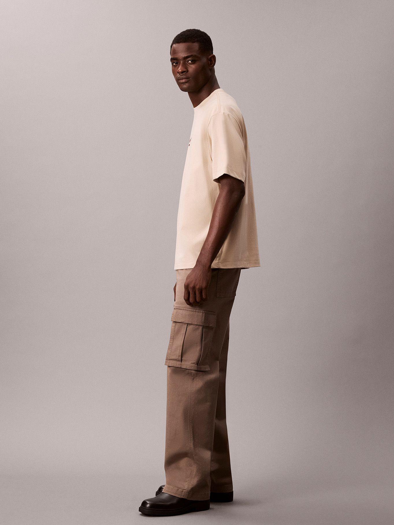 Polera Relaxed Logotipo en Relieve Beige Calvin Klein-3