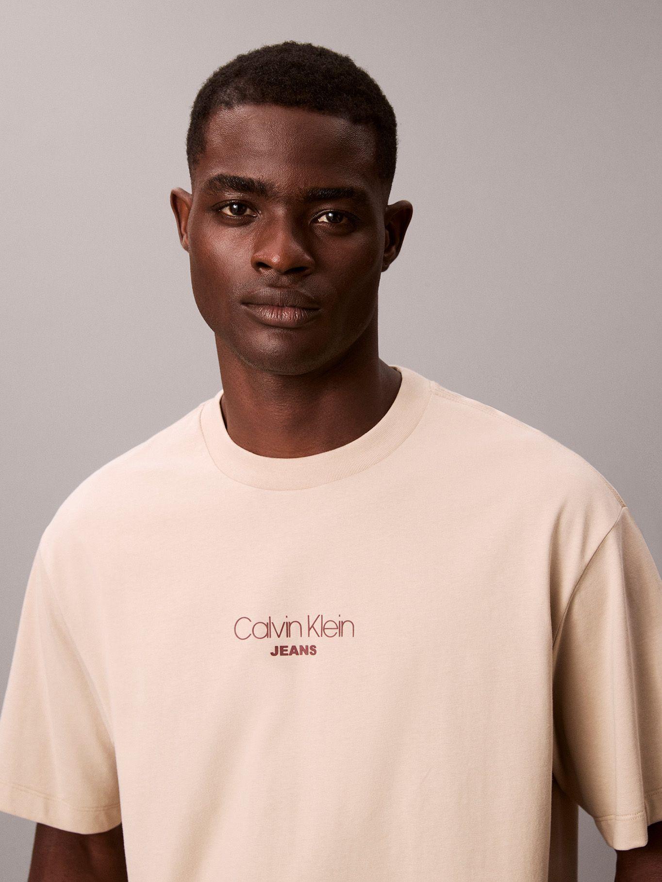 Polera Relaxed Logotipo en Relieve Beige Calvin Klein-4