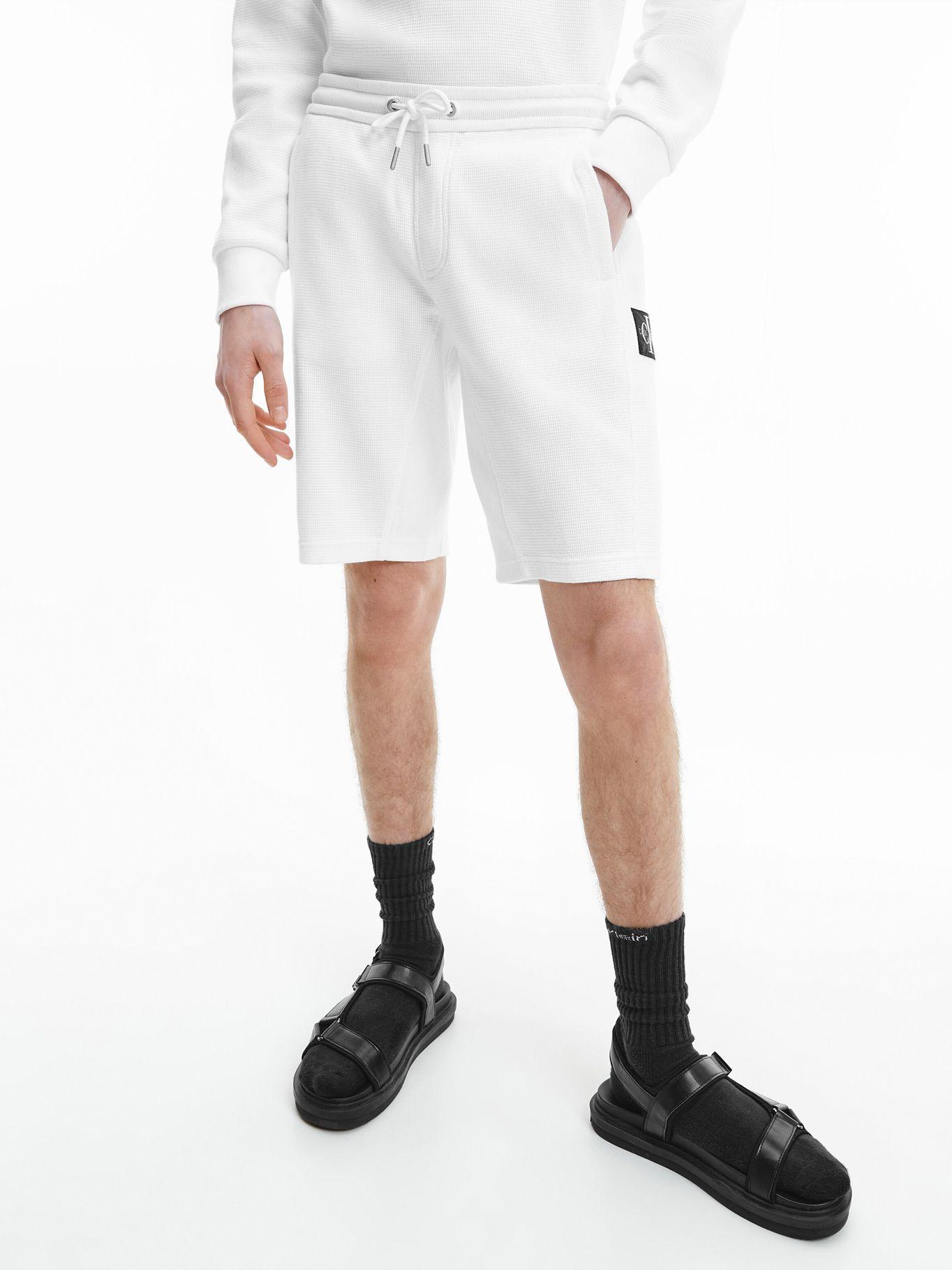 Short Monogram Blanco Calvin Klein Hombre-3