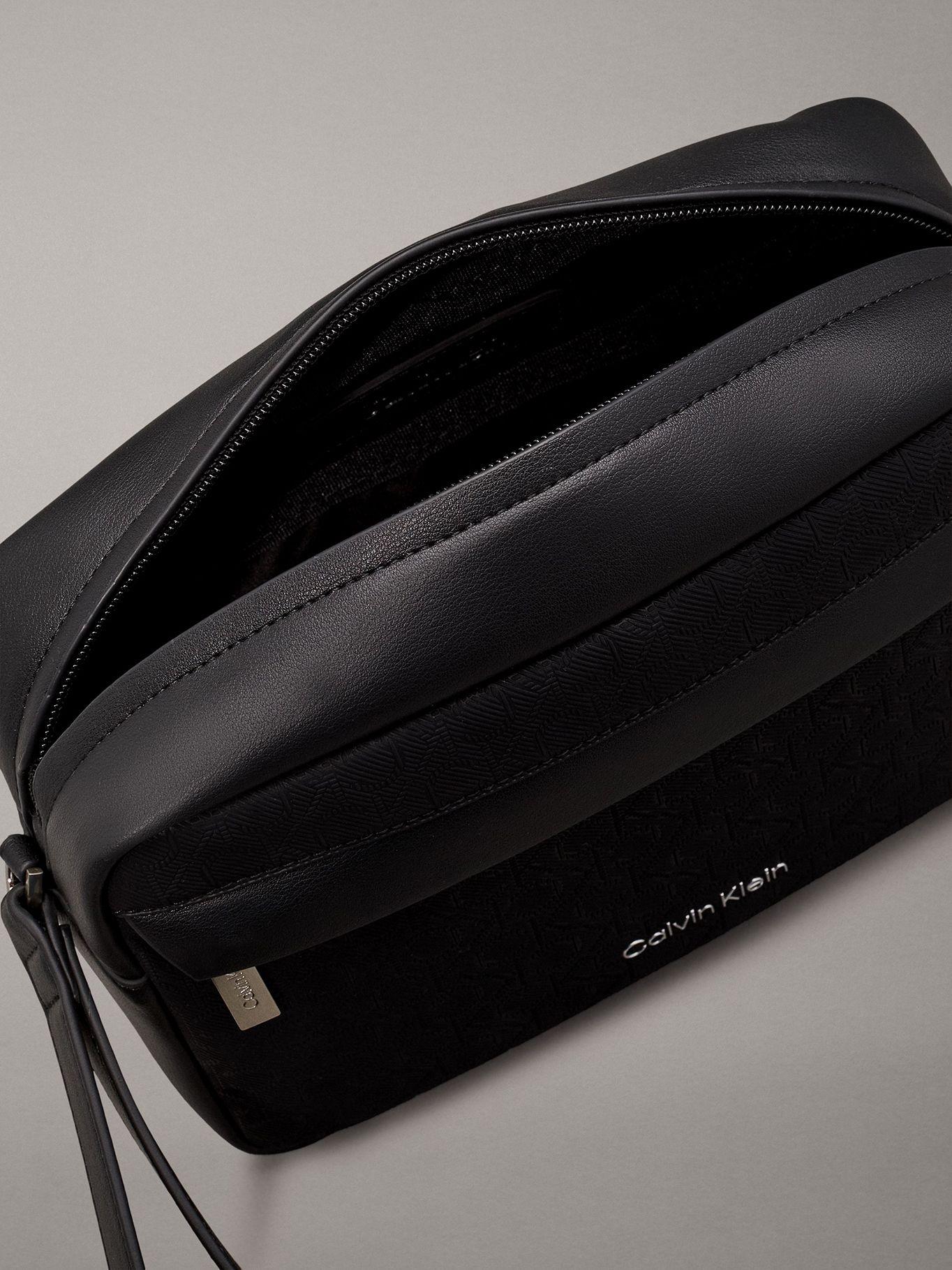 Neceser con logo Negro Calvin Klein-2