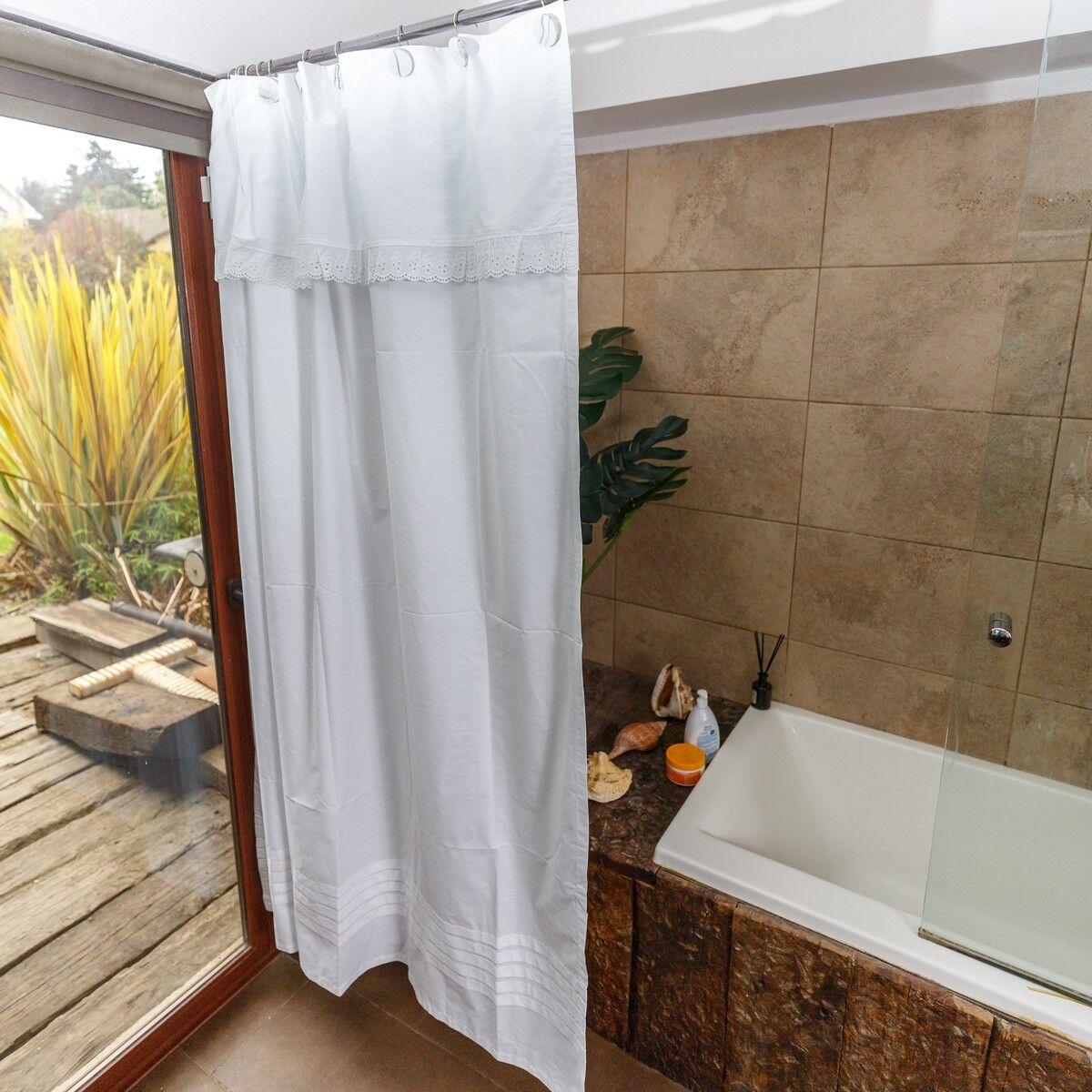 Par Cortinas de Baño Blancas Clásicas Broderie Casa Cecilia-1