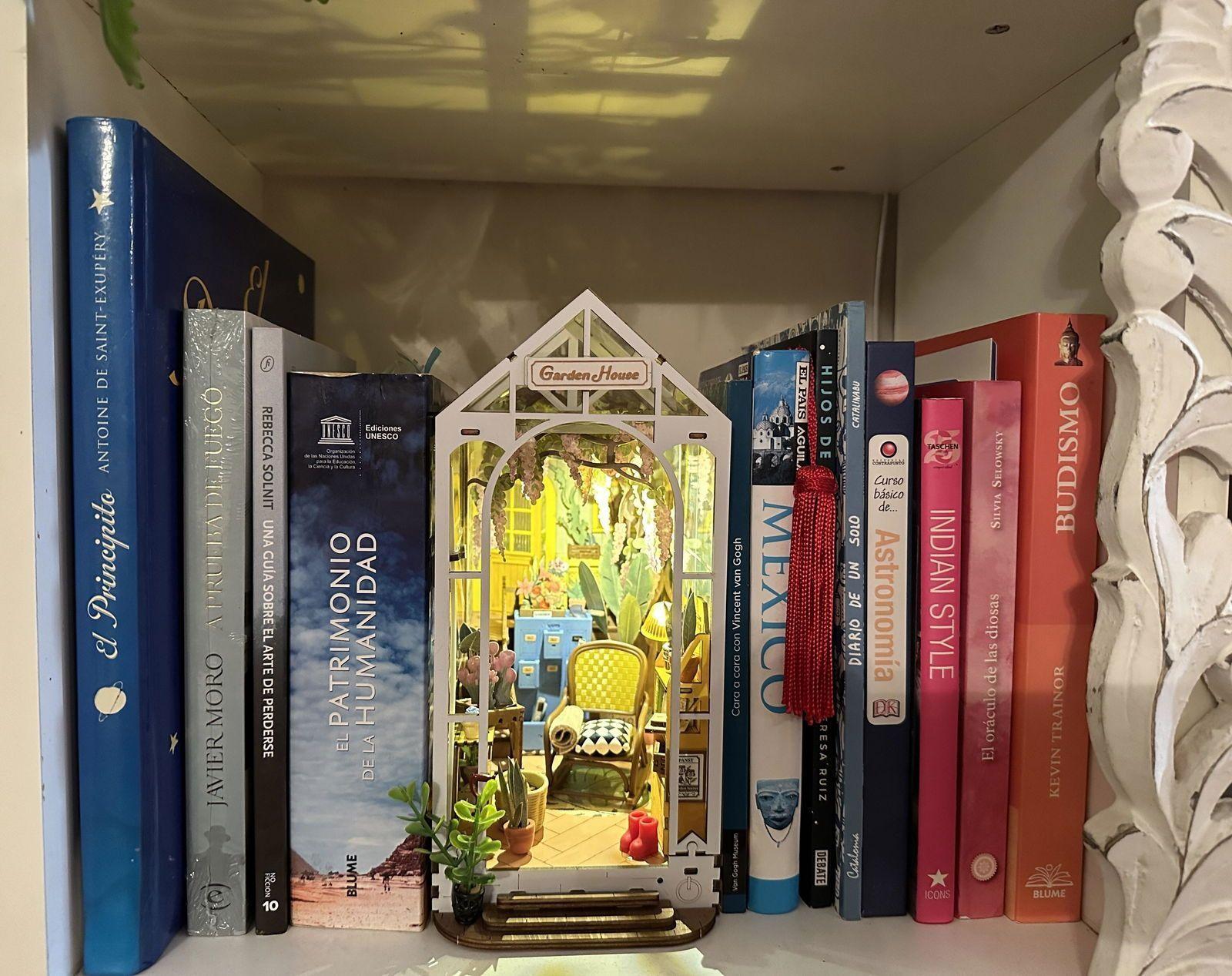 Separador de Libros Garden House – Puzzle 3D de Madera con Luces-5