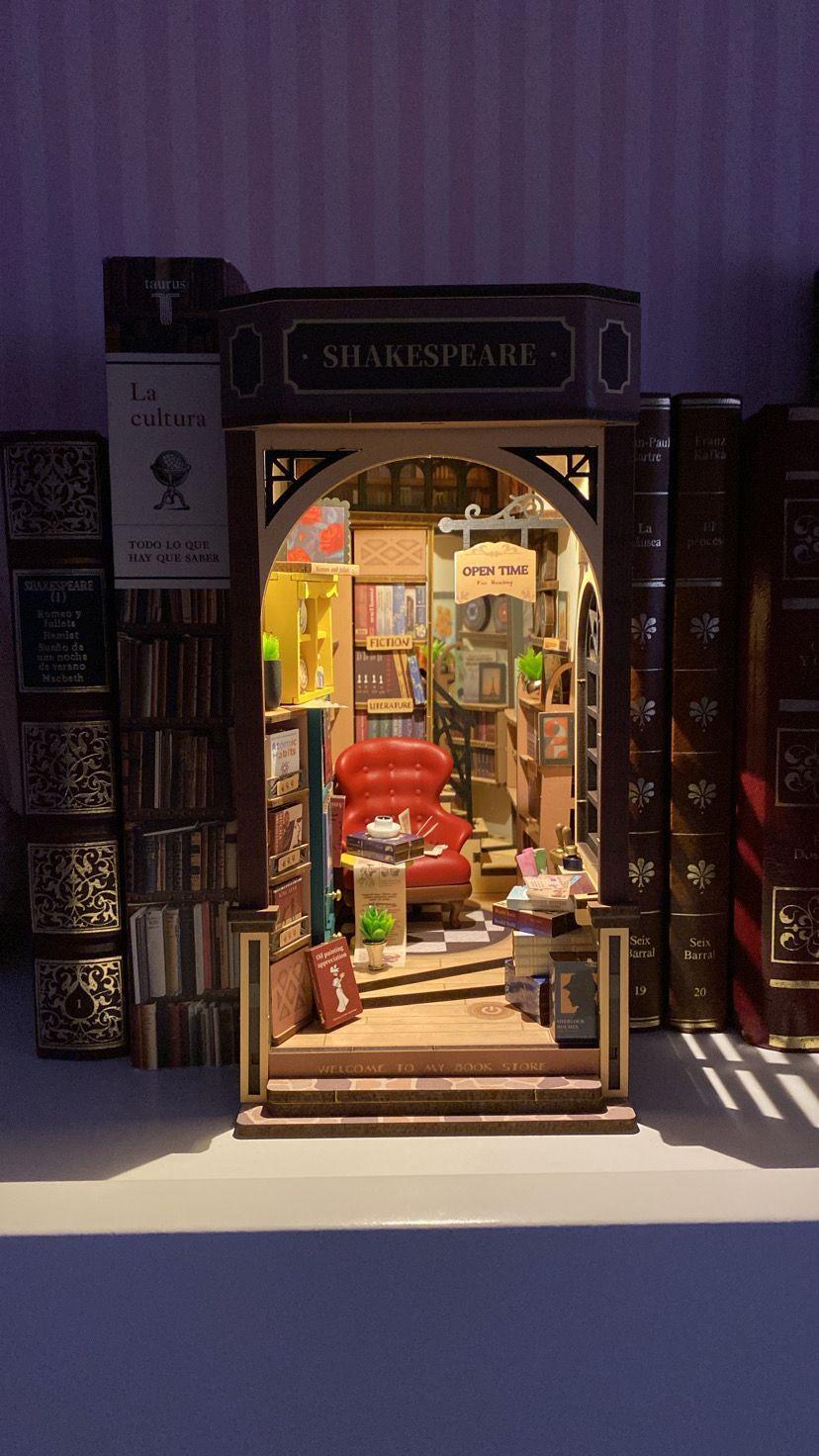 Book Nook Librería Clásica Shakespeare TGB07 – Puzzle 3D y Separador de Libros Decorativo-5