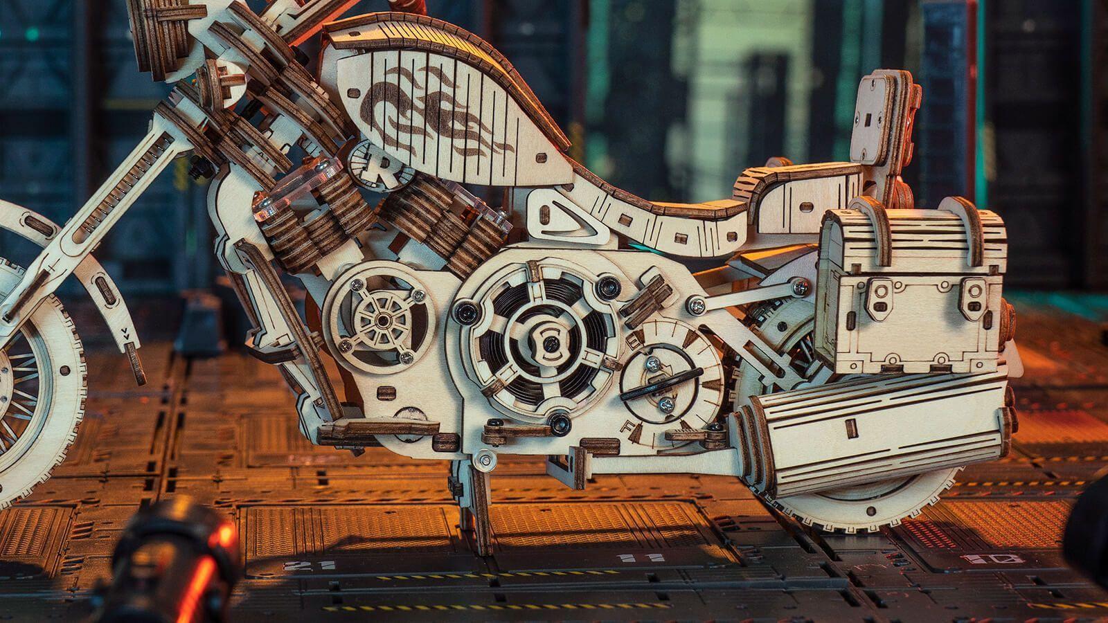 Puzzle 3D Moto Clásica de Madera con Movimiento Real – ROKR-5