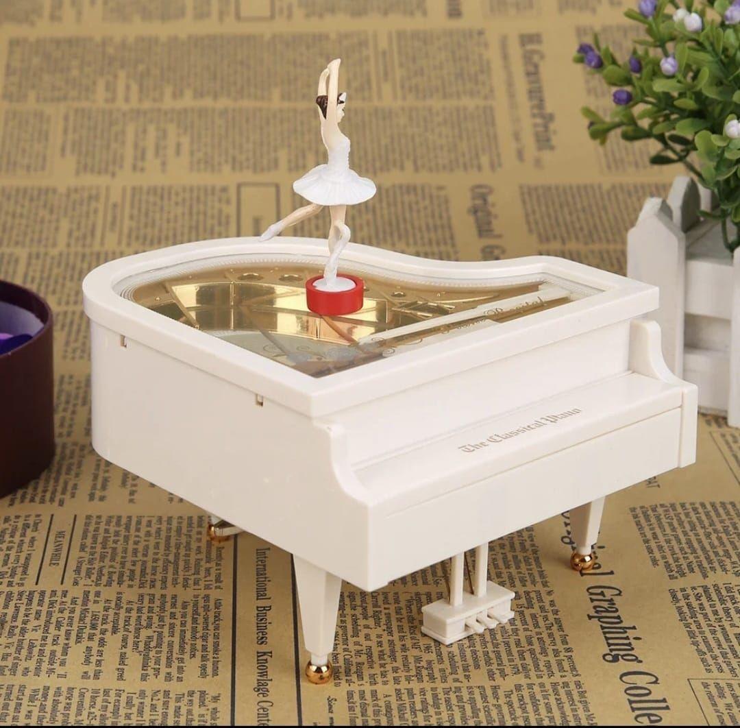 Caja Musical a Cuerda. Bailarina Sobre Piano-2