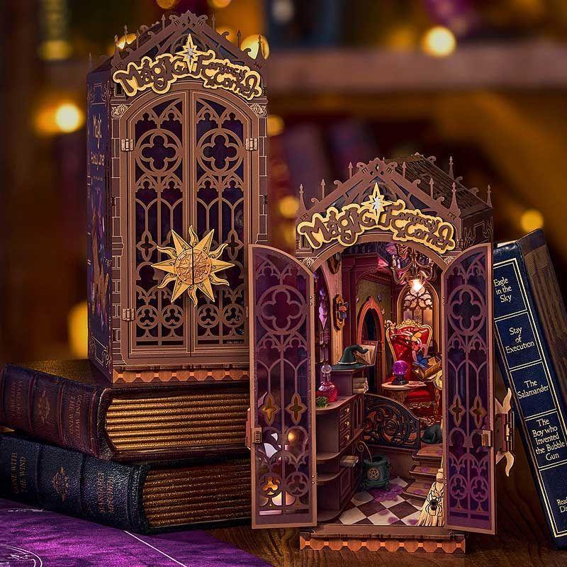 Magic Fantasy Corner TGB14 – Book Nook Mágico Rolife con Luces y Escalera Espiral-5