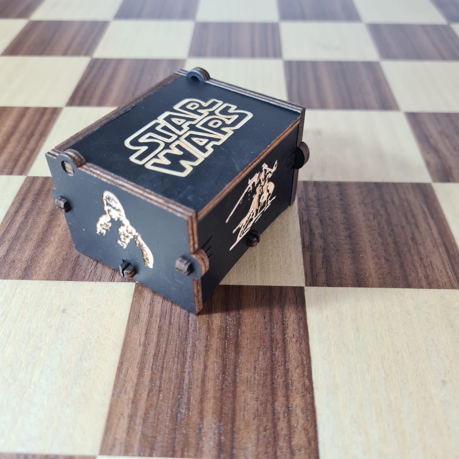 Caja Musical Star Wars – The Force Awakens en Madera Negra Grabada-2