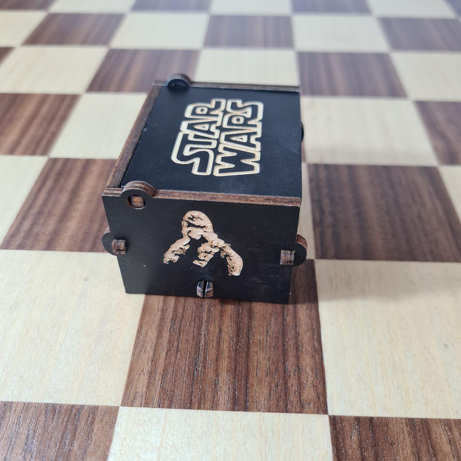 Caja Musical Star Wars – The Force Awakens en Madera Negra Grabada-3