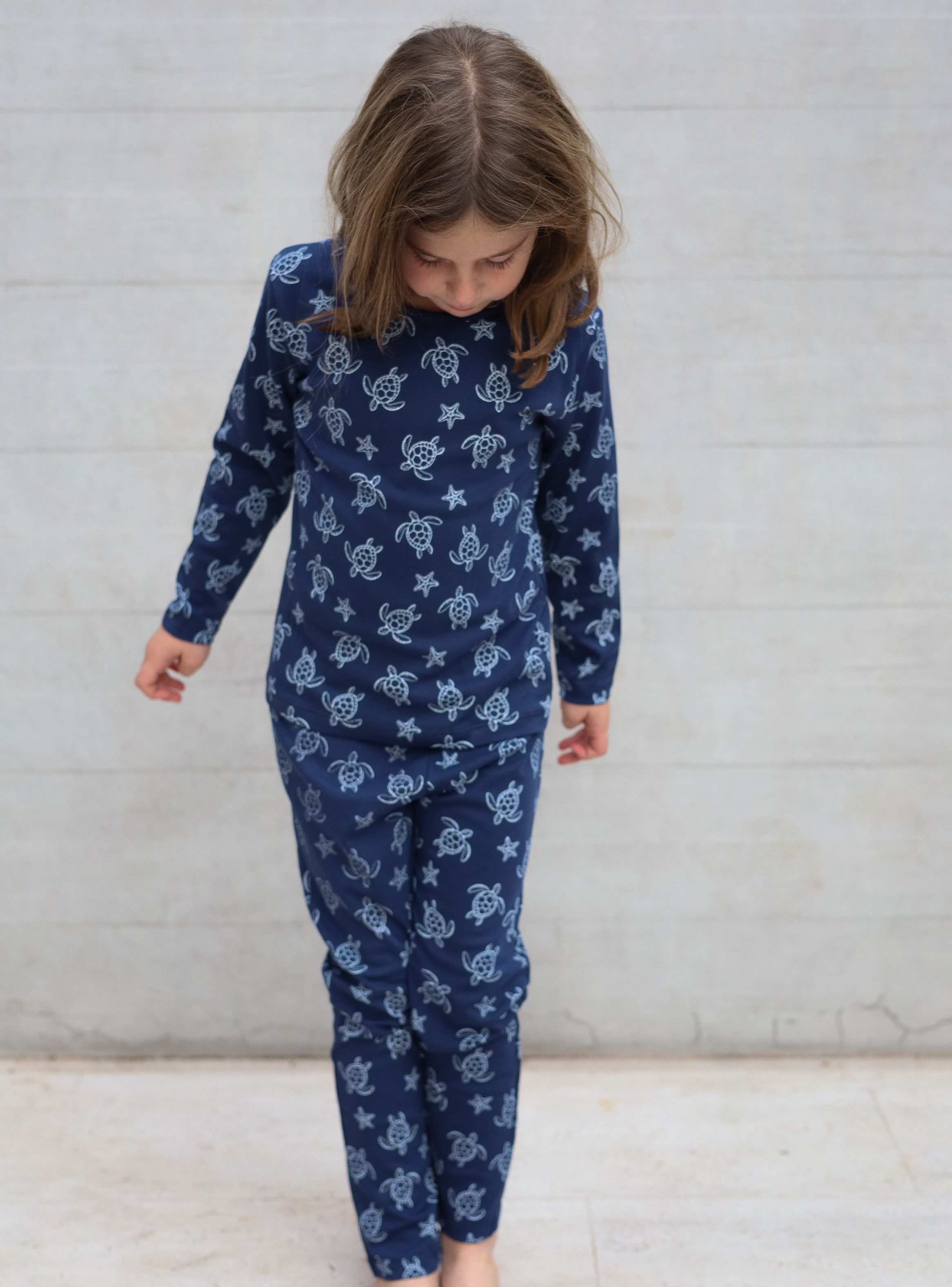 Pijama largo de niña tortugas-2
