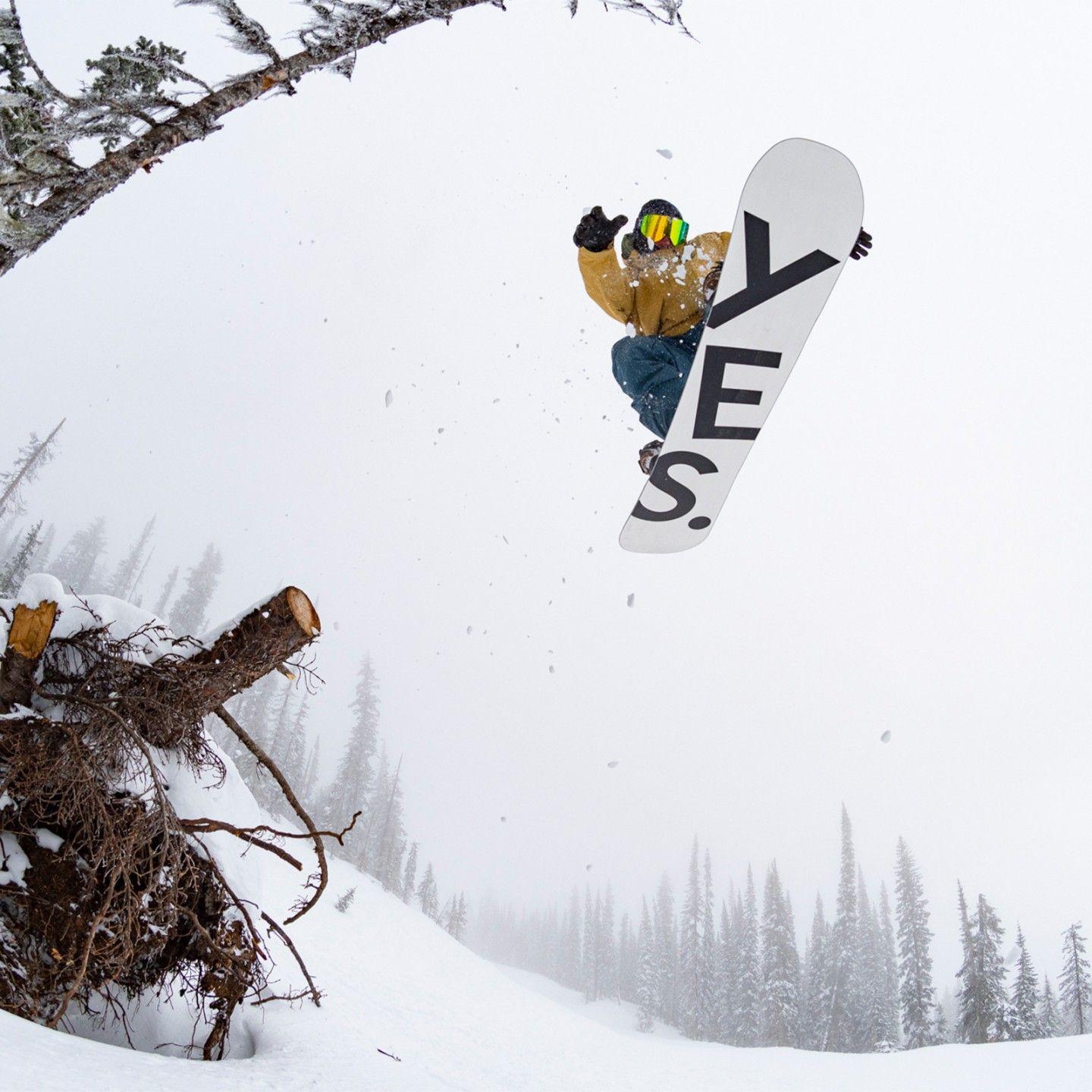Tabla 10 - Snowboard YES Basic 2023 158-2