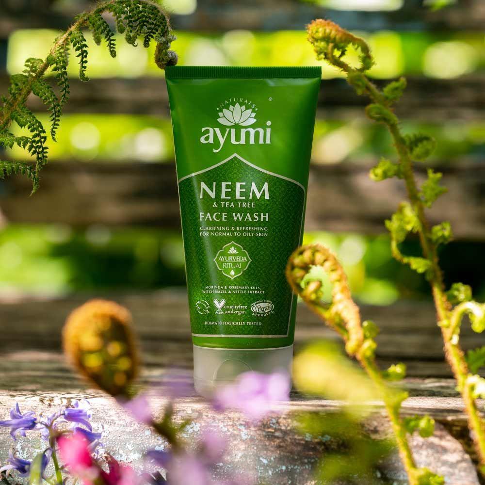 Limpiador facial con árbol de té y neem ayurveda-1